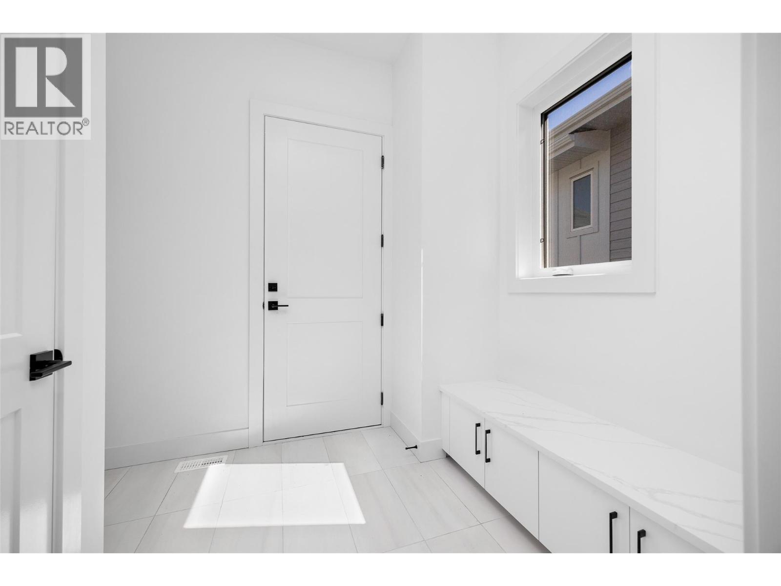 2163 Kentucky Crescent, Kelowna, British Columbia  V1P 0A2 - Photo 35 - 10383832