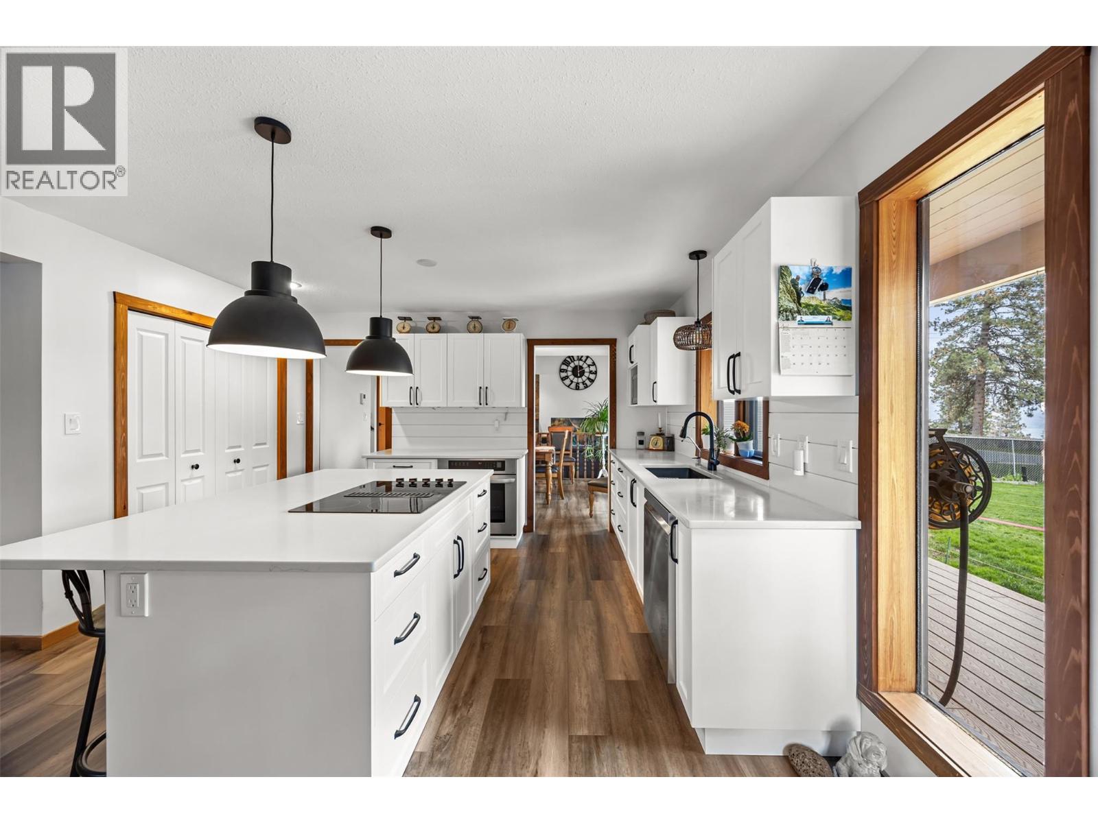 5305 Bradbury Street, Peachland, British Columbia  V0H 1X8 - Photo 7 - 10383587