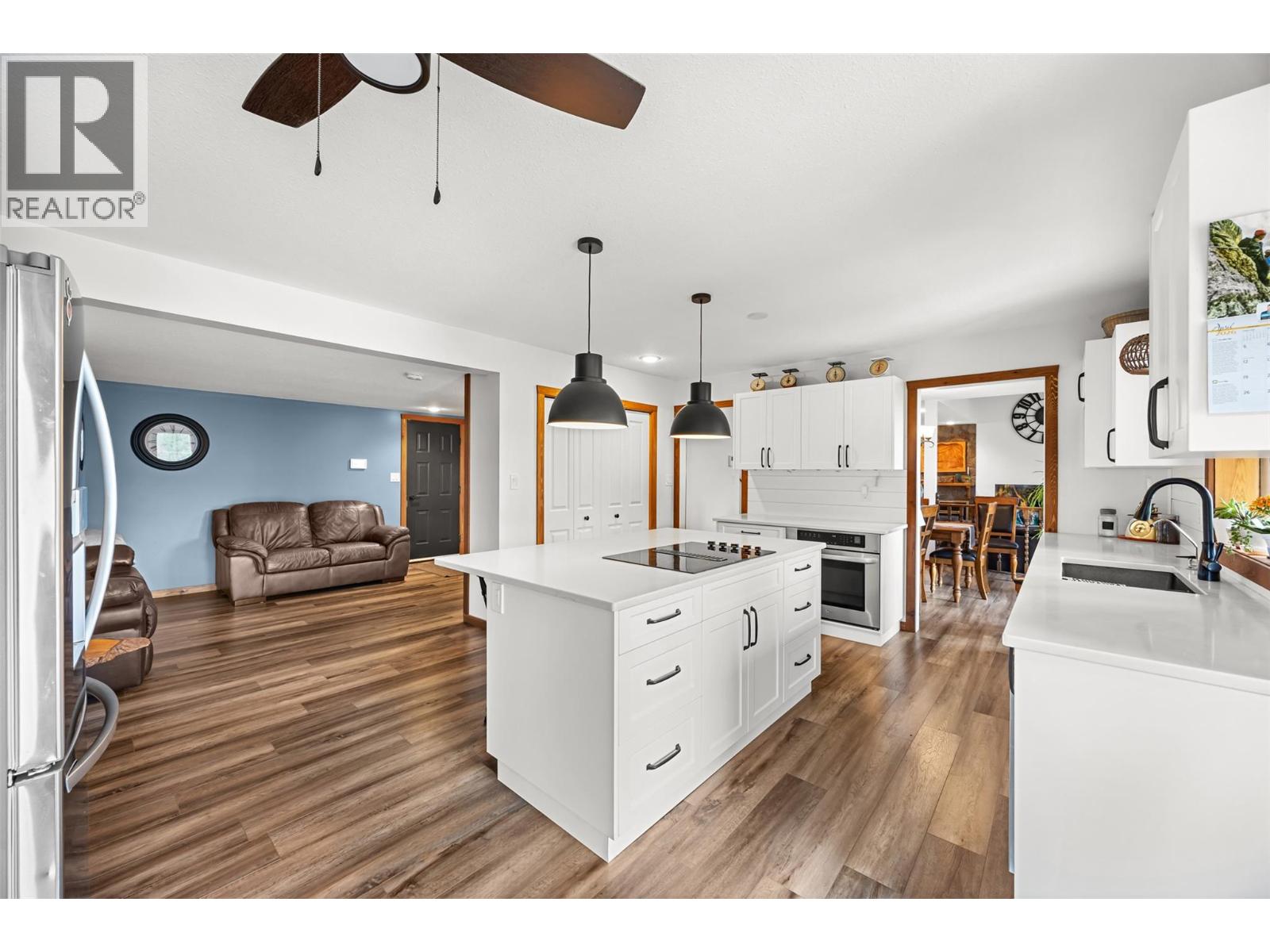 5305 Bradbury Street, Peachland, British Columbia  V0H 1X8 - Photo 8 - 10383587