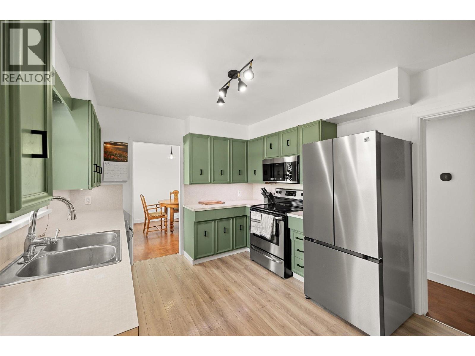 1614 Bernard Avenue, Kelowna, British Columbia  V1Y 6R9 - Photo 11 - 10384287