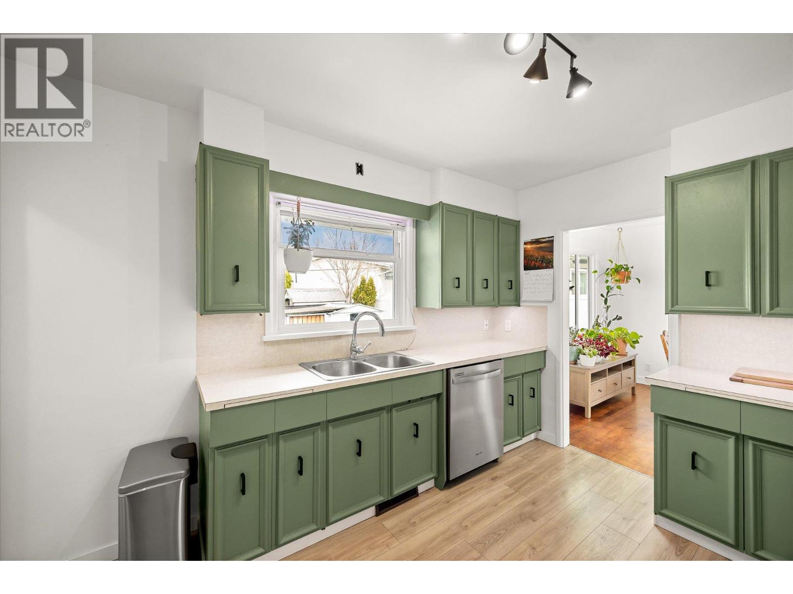 1614 Bernard Avenue, Kelowna, British Columbia  V1Y 6R9 - Photo 13 - 10384287