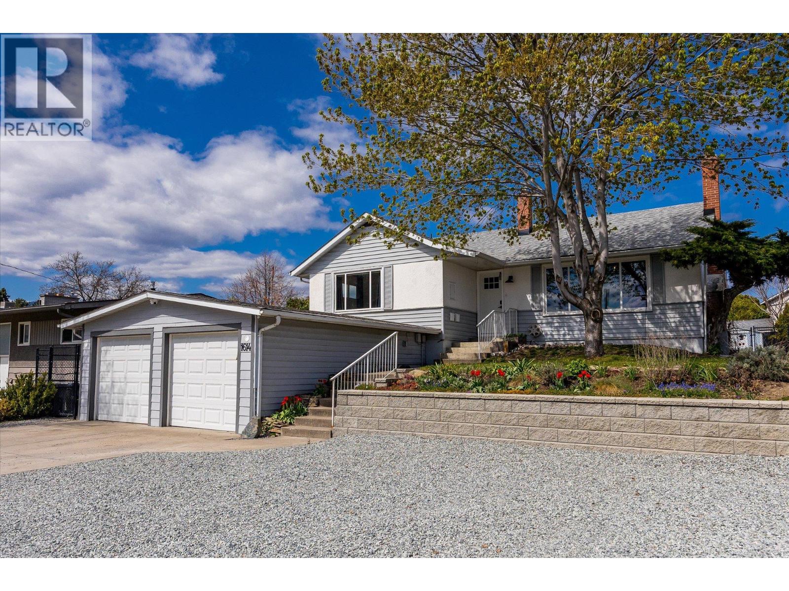 1614 Bernard Avenue, Kelowna, British Columbia  V1Y 6R9 - Photo 2 - 10384287