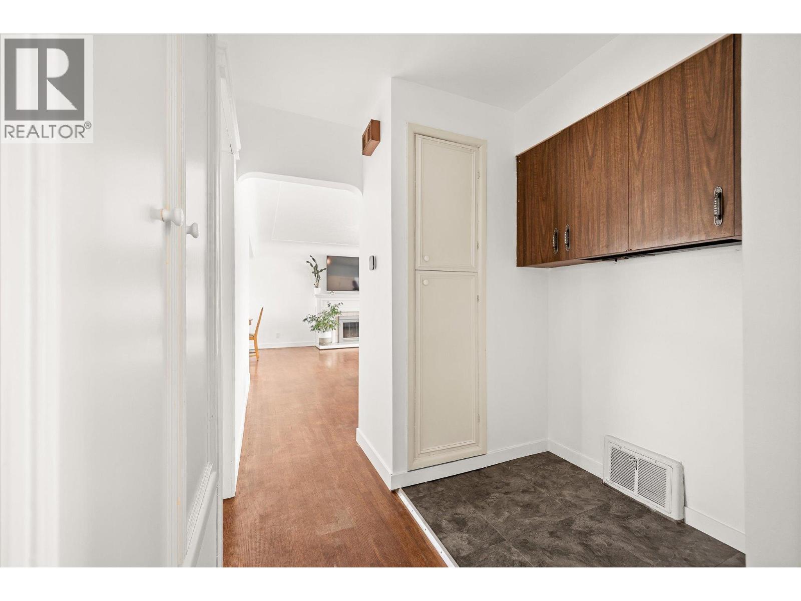 1614 Bernard Avenue, Kelowna, British Columbia  V1Y 6R9 - Photo 20 - 10384287