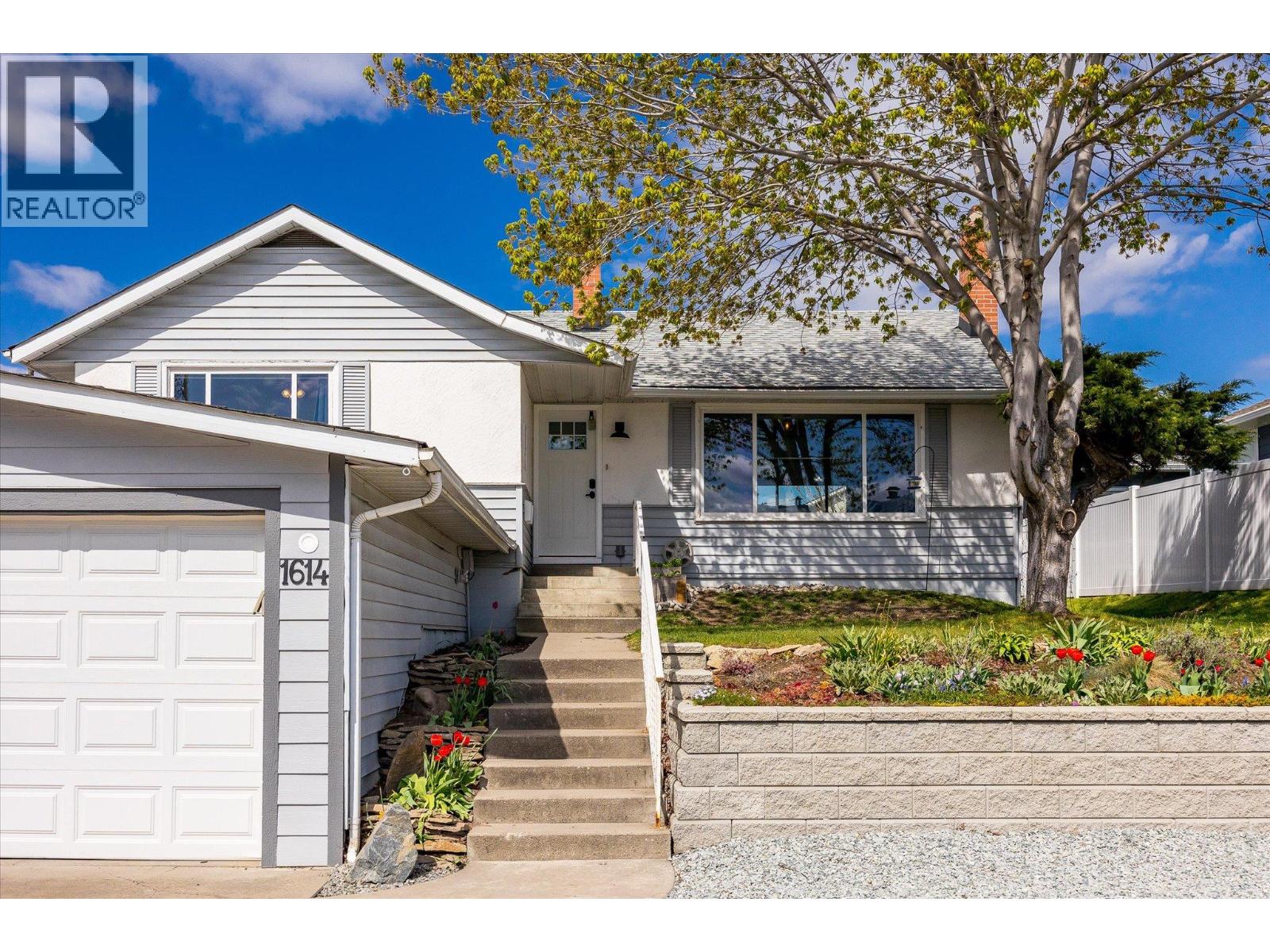 1614 Bernard Avenue, Kelowna, British Columbia  V1Y 6R9 - Photo 3 - 10384287