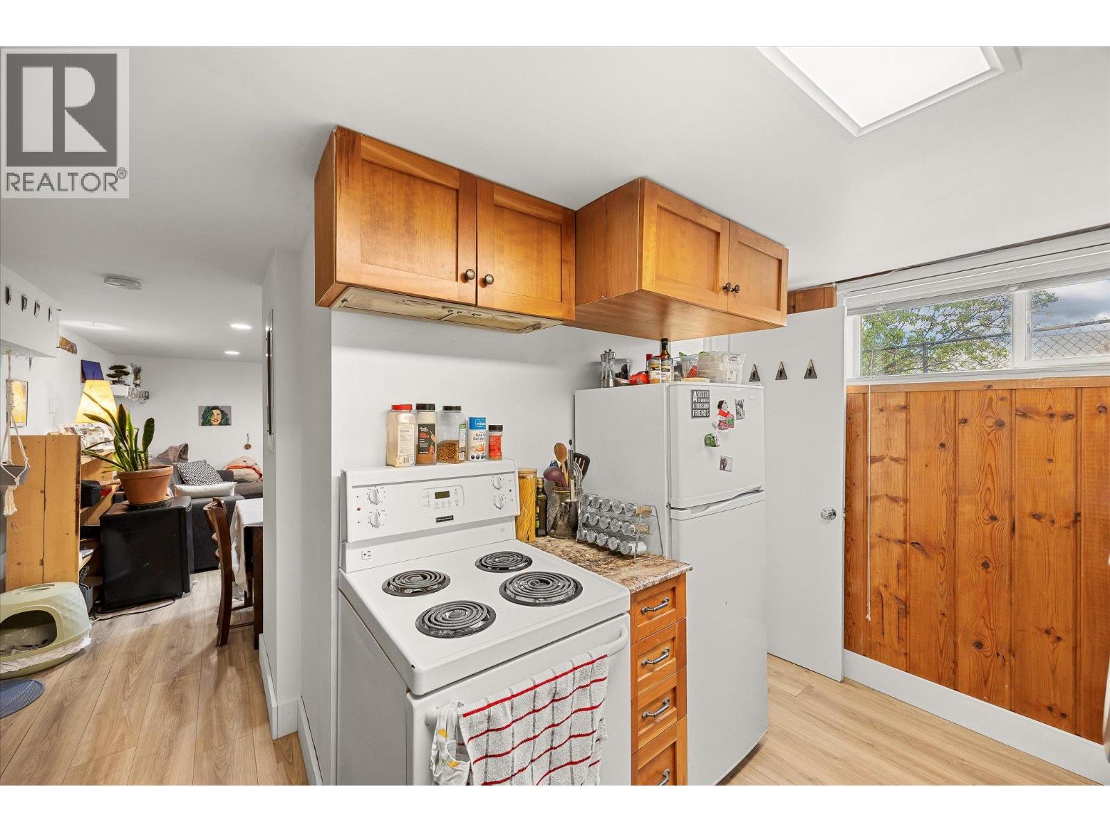 1614 Bernard Avenue, Kelowna, British Columbia  V1Y 6R9 - Photo 31 - 10384287