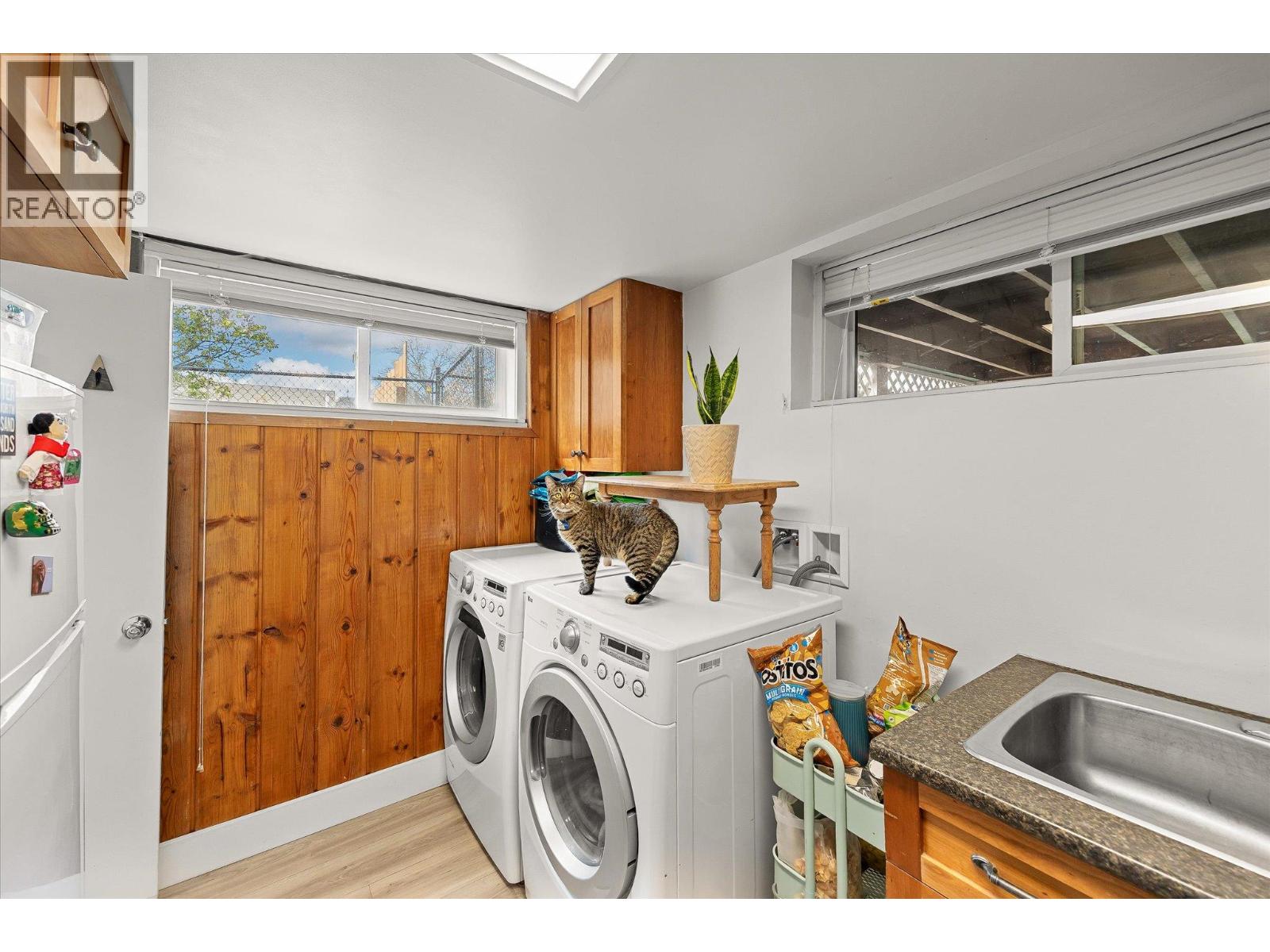 1614 Bernard Avenue, Kelowna, British Columbia  V1Y 6R9 - Photo 33 - 10384287