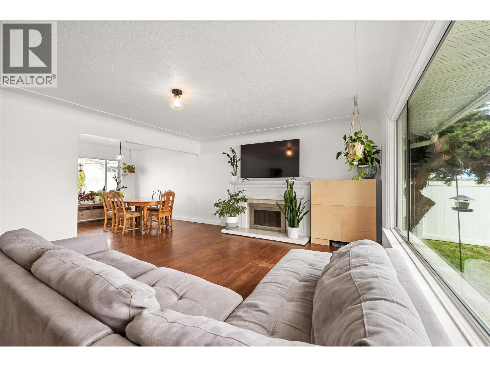 1614 Bernard Avenue, Kelowna, British Columbia  V1Y 6R9 - Photo 7 - 10384287