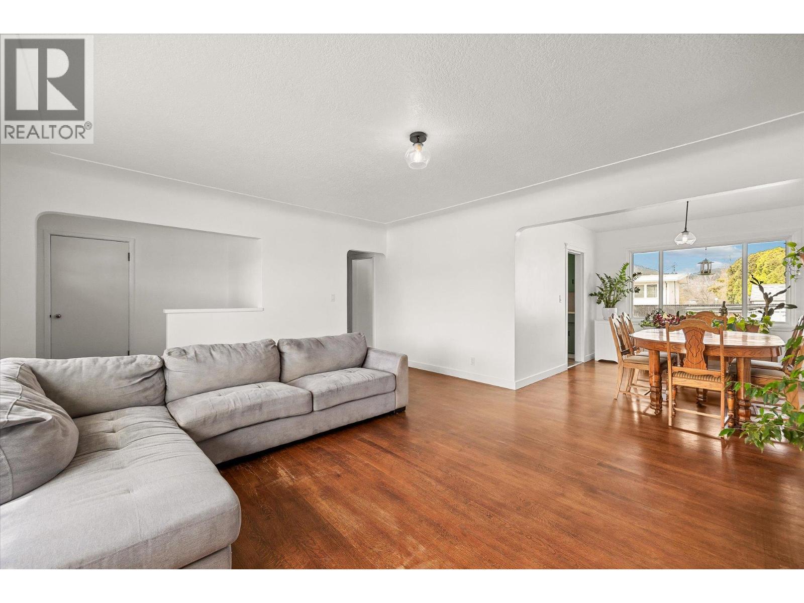 1614 Bernard Avenue, Kelowna, British Columbia  V1Y 6R9 - Photo 9 - 10384287