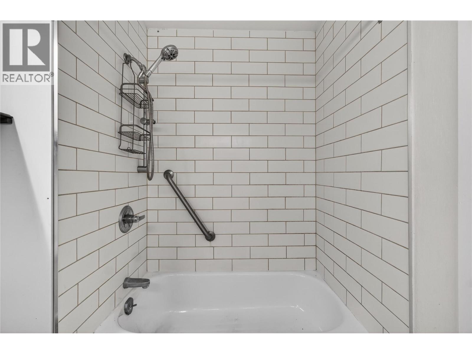 2862 Caen Road, Sorrento, British Columbia  V0E 2W0 - Photo 17 - 10378711