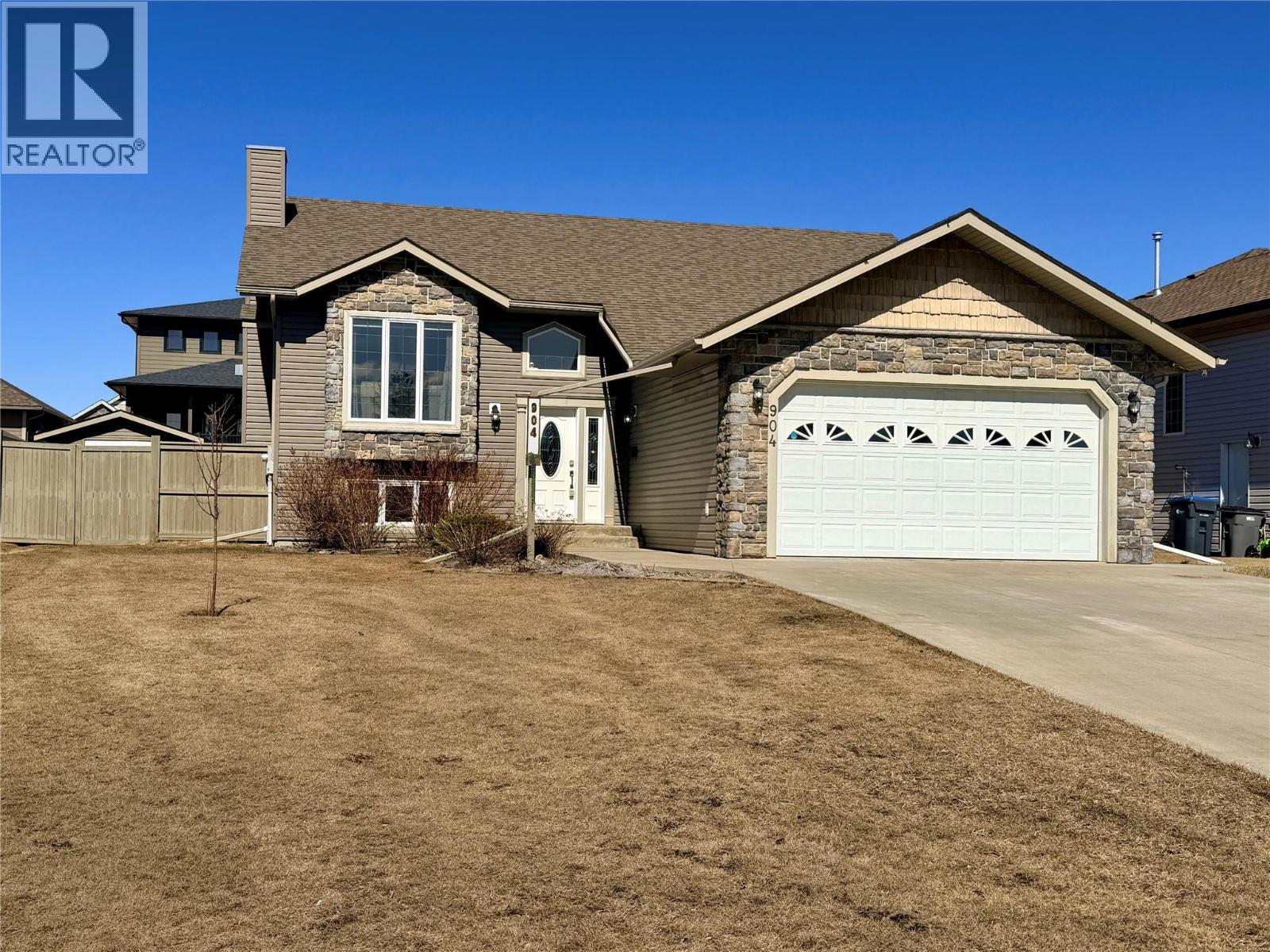 904 90 Avenue, Dawson Creek, British Columbia  V1G 5B5 - Photo 38 - 10384386