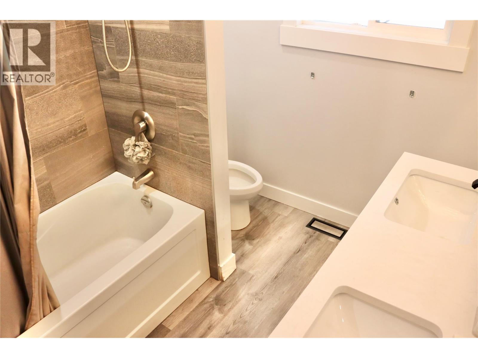 7792 Lochdale Road, Vernon, British Columbia  V1B 3R8 - Photo 19 - 10384345