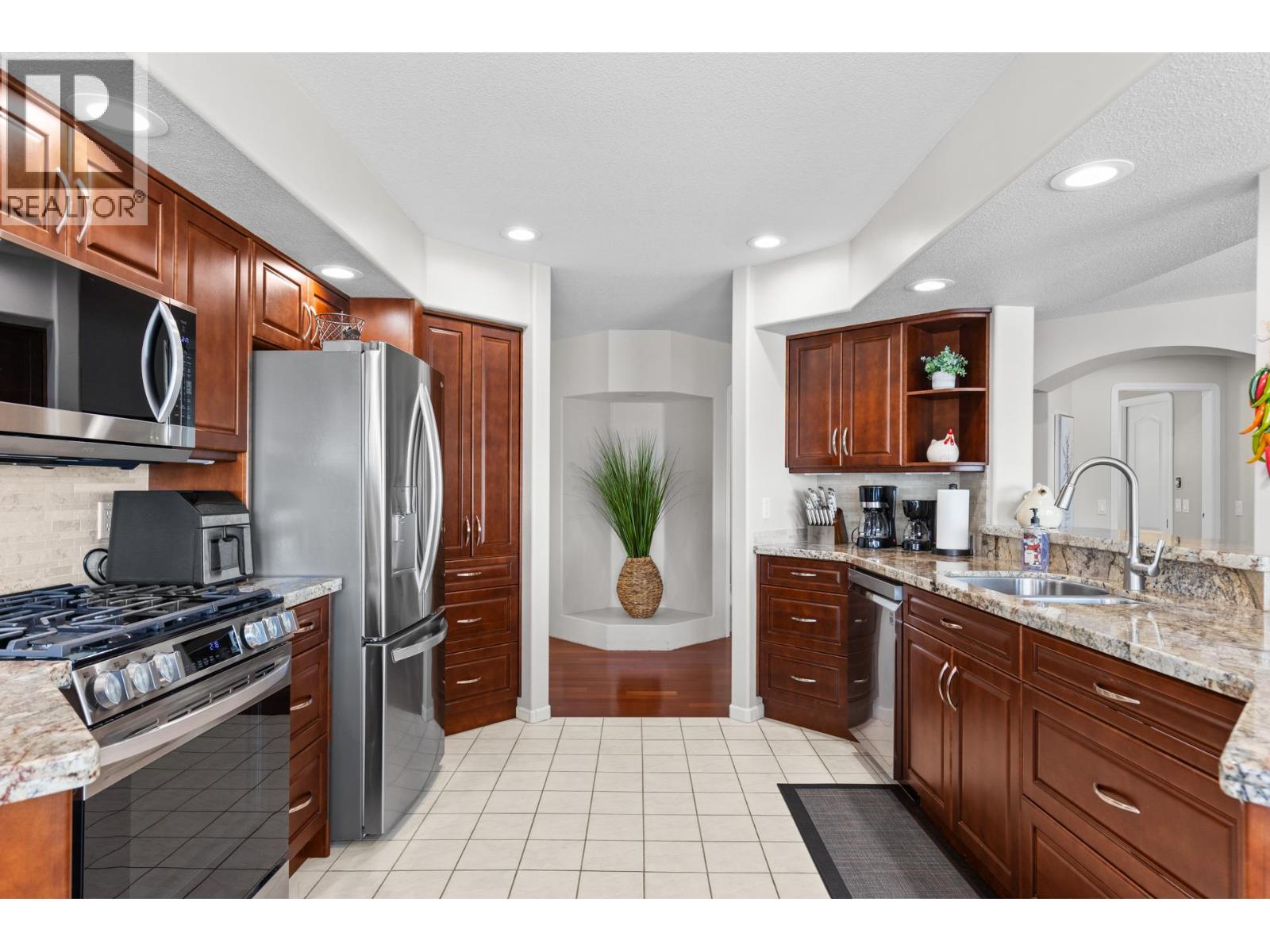 6130 Lipsett Avenue, Peachland, British Columbia  V0H 1X7 - Photo 10 - 10384136