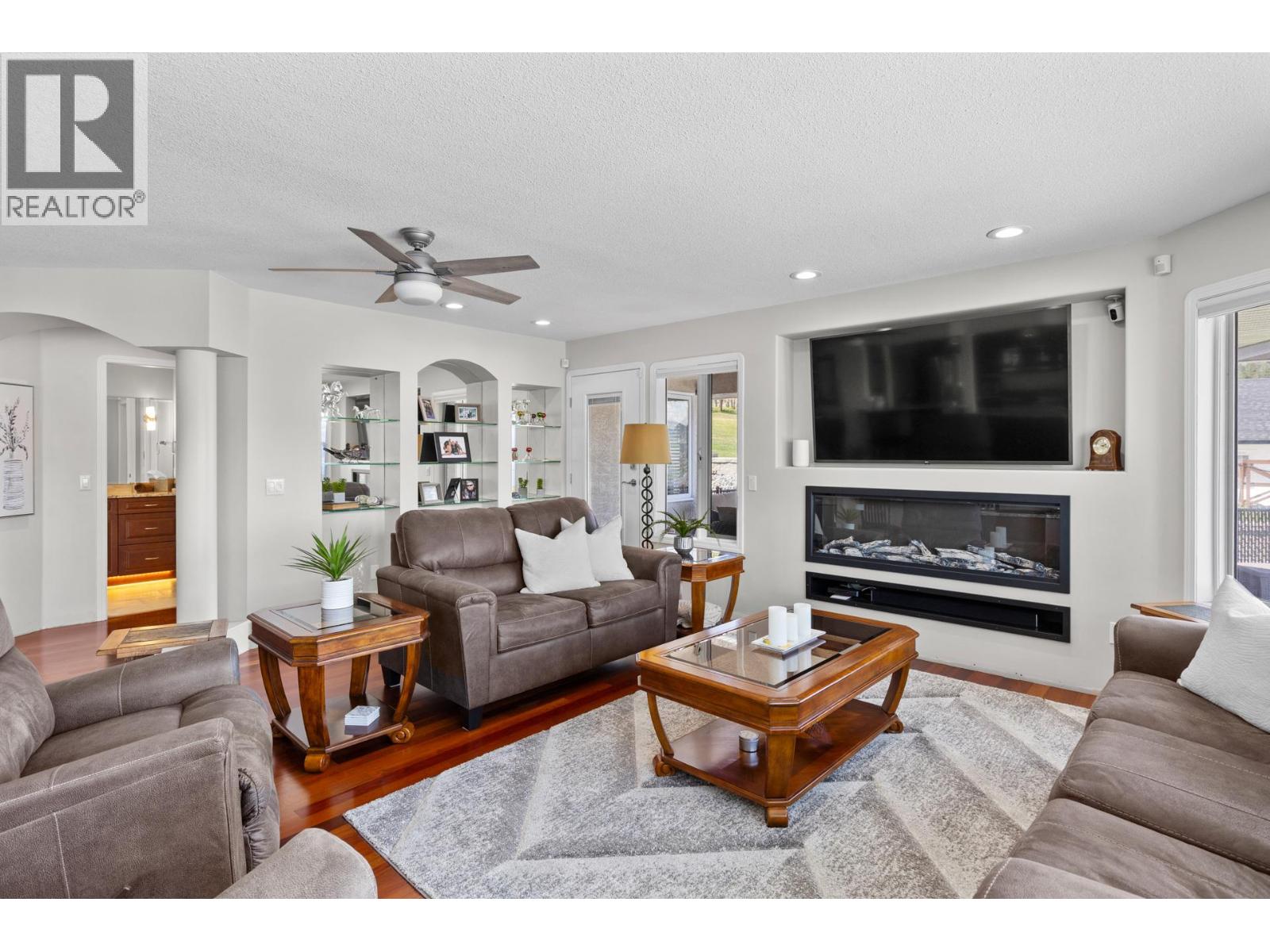 6130 Lipsett Avenue, Peachland, British Columbia  V0H 1X7 - Photo 11 - 10384136