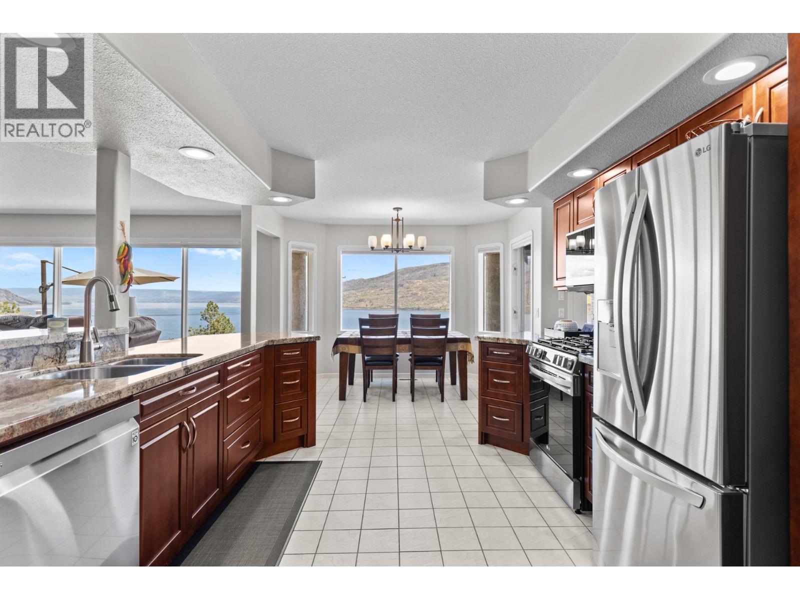 6130 Lipsett Avenue, Peachland, British Columbia  V0H 1X7 - Photo 6 - 10384136