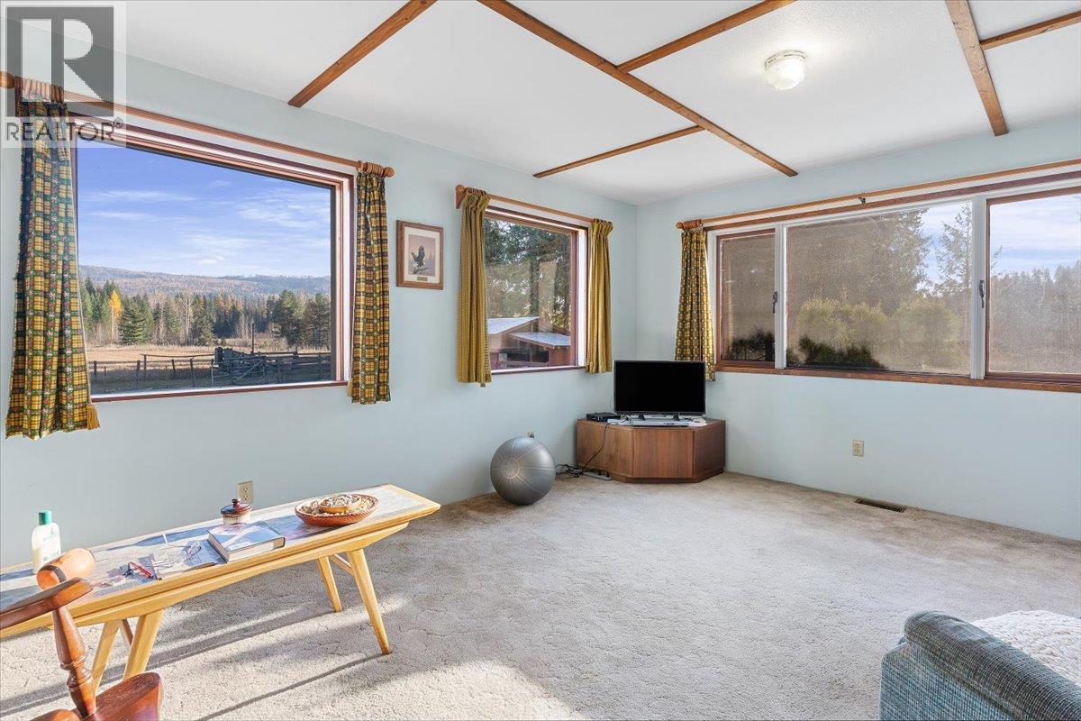 1215 Trinity Valley Road, Lumby, British Columbia  V0E 2G4 - Photo 10 - 10384157