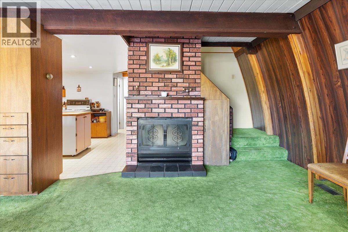 1215 Trinity Valley Road, Lumby, British Columbia  V0E 2G4 - Photo 3 - 10384157