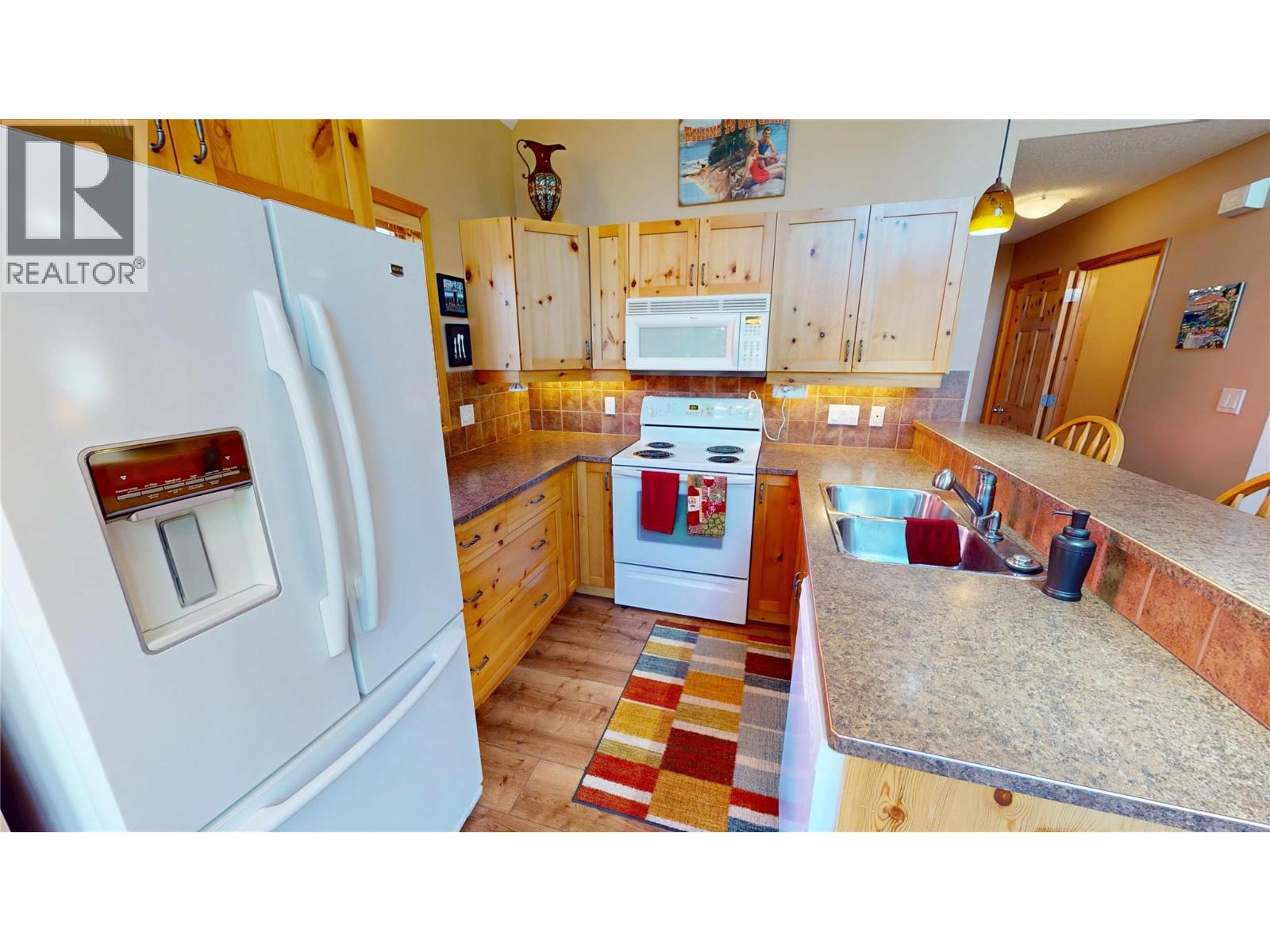 7490 Pine Cone Lane, Radium Hot Springs, British Columbia  V0A 1M0 - Photo 6 - 10384368