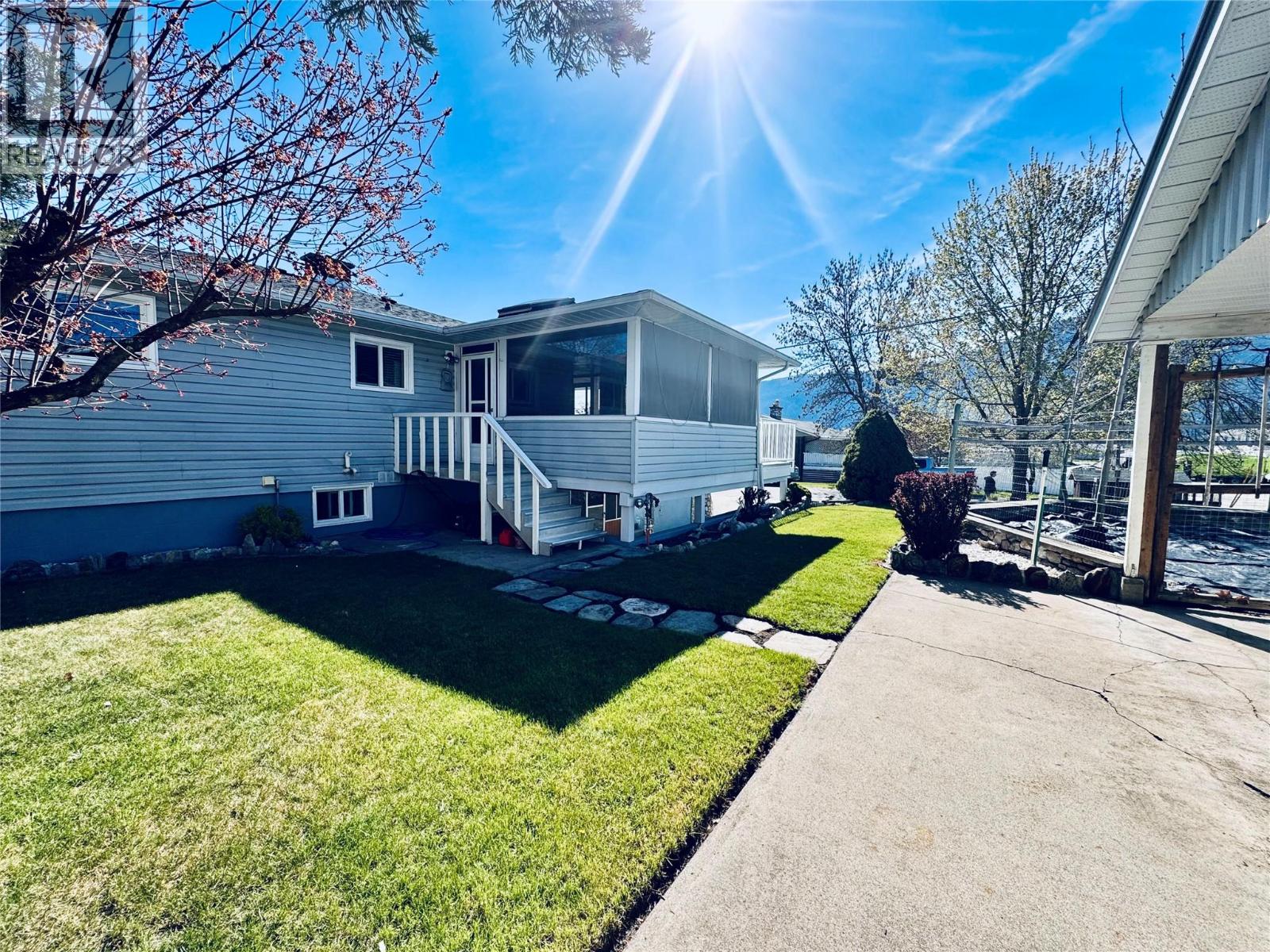 7027 18th Street, Grand Forks, British Columbia  V0H 1H2 - Photo 13 - 10384273