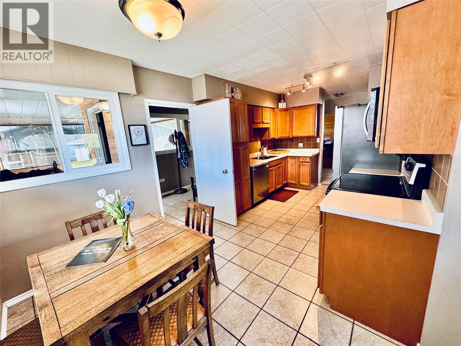 7027 18th Street, Grand Forks, British Columbia  V0H 1H2 - Photo 25 - 10384273