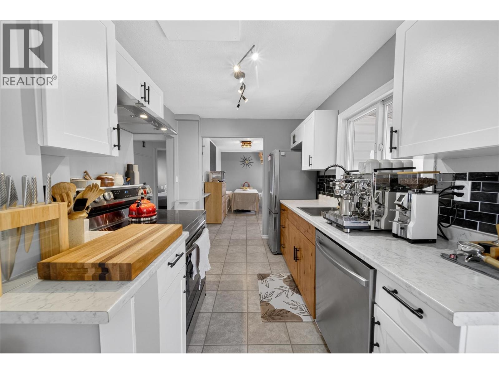 715 6th Avenue, Kimberley, British Columbia  V1A 2V9 - Photo 8 - 10384074