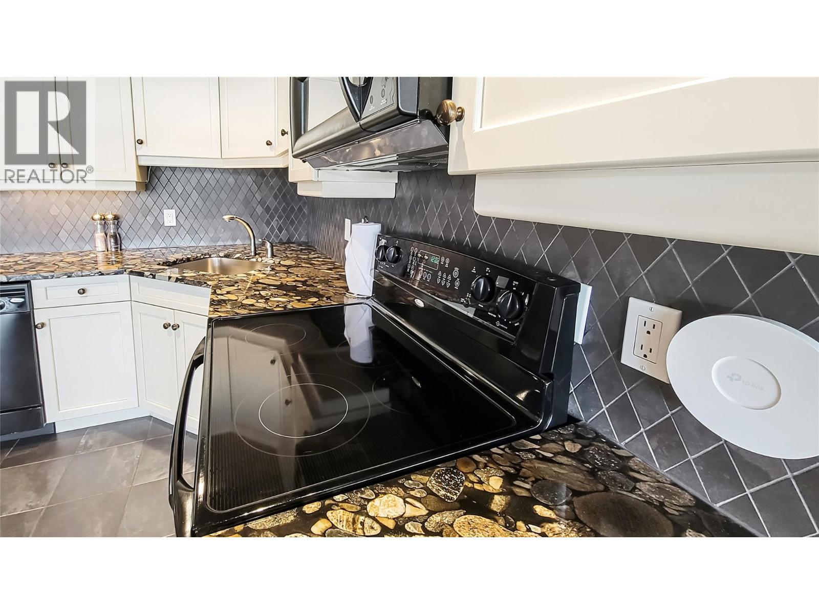 600 Bighorn Boulevard, Radium Hot Springs, British Columbia  V0A 1M0 - Photo 16 - 10383723