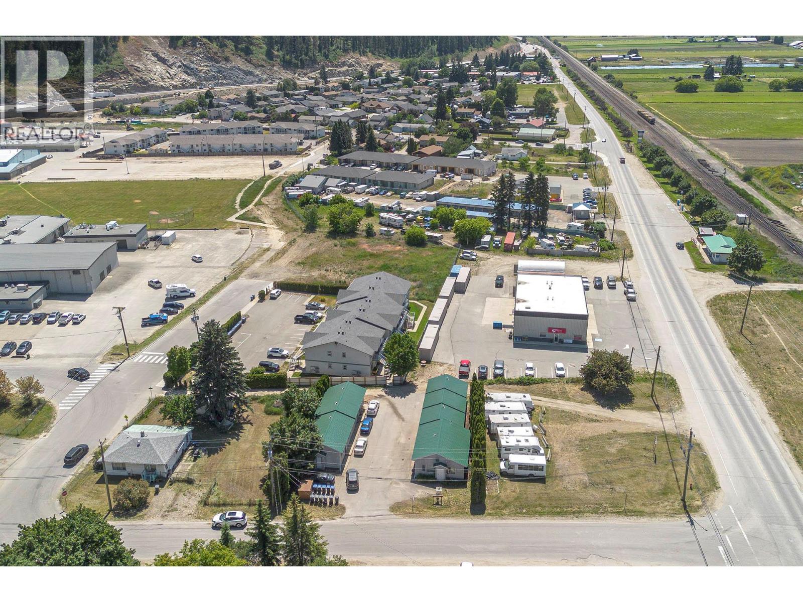 409 Shuswap Avenue, Chase, British Columbia  V0E 1M0 - Photo 7 - 10384428