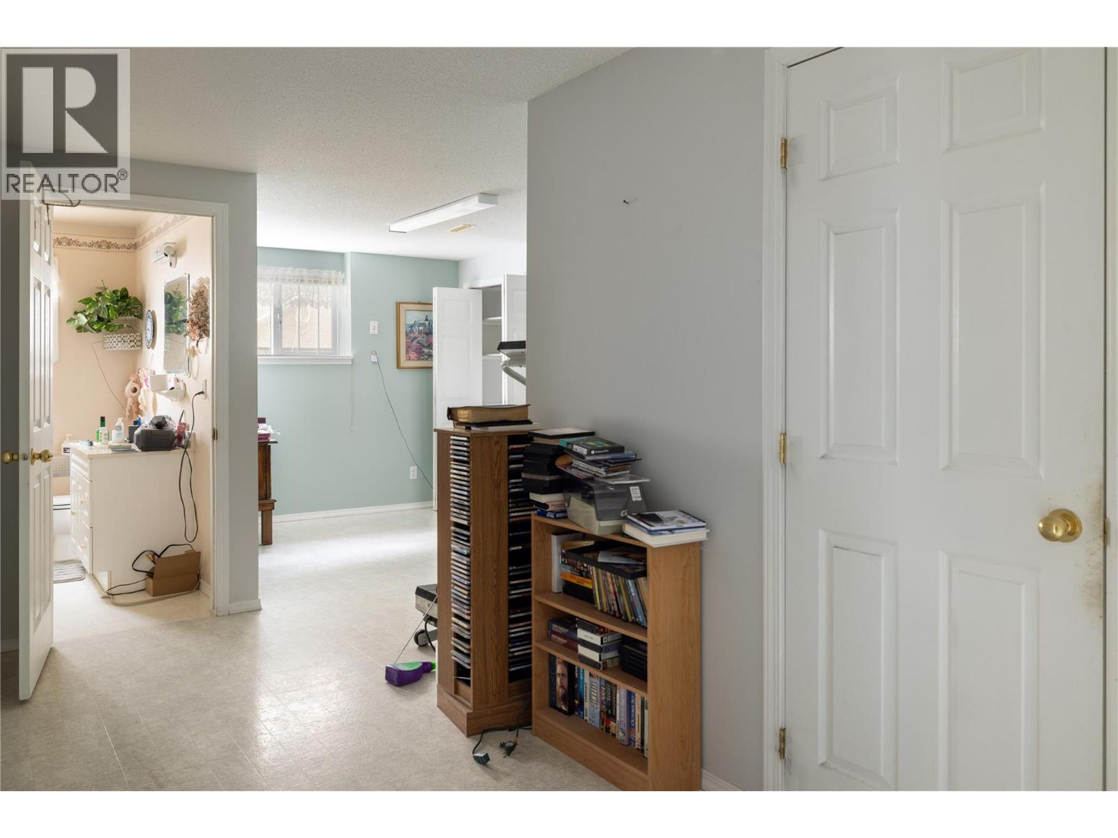 4805 Valleyview Place, Vernon, British Columbia  V1T 9L6 - Photo 31 - 10384303