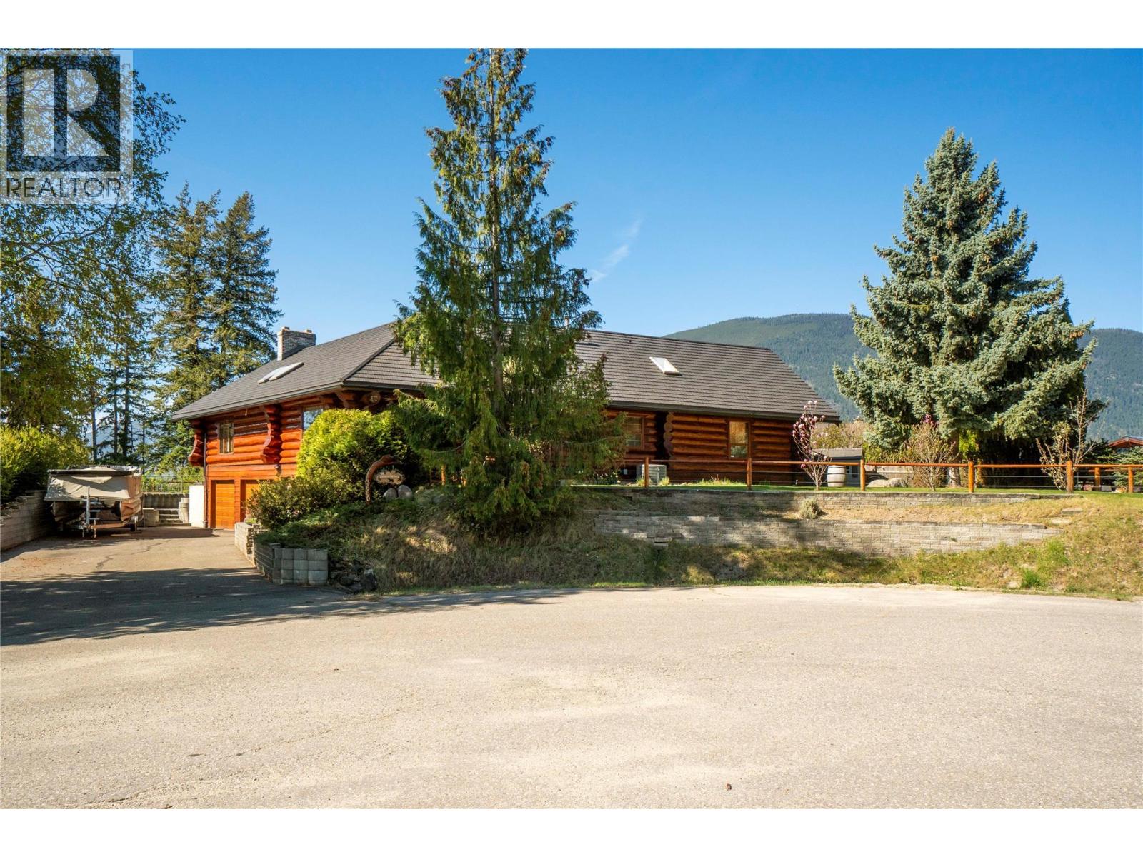 3660 Braelyn Road, Tappen, British Columbia  V0E 2X0 - Photo 2 - 10384232