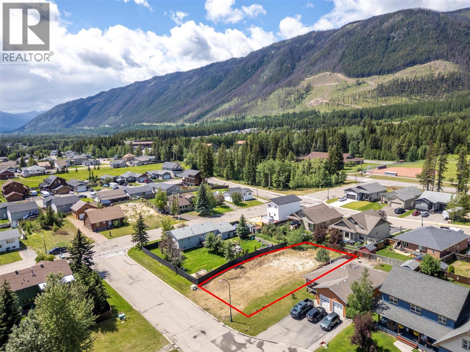 1344 Woodland Place, Sparwood, British Columbia  V0B 2G2 - Photo 6 - 10384459