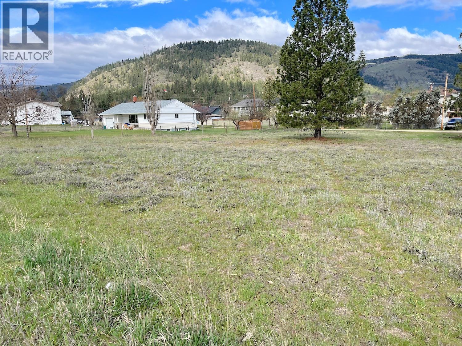 2545 Central Avenue, Grand Forks, British Columbia  V0H 1H0 - Photo 3 - 10384463