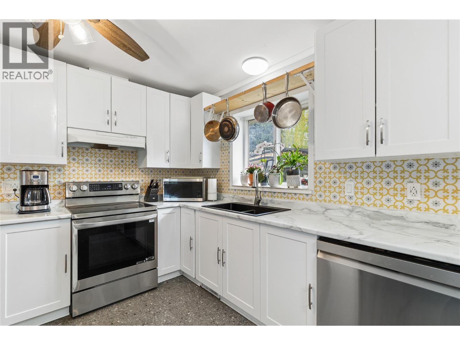 3503 20 Avenue, Vernon, British Columbia  V1T 1E9 - Photo 12 - 10384029