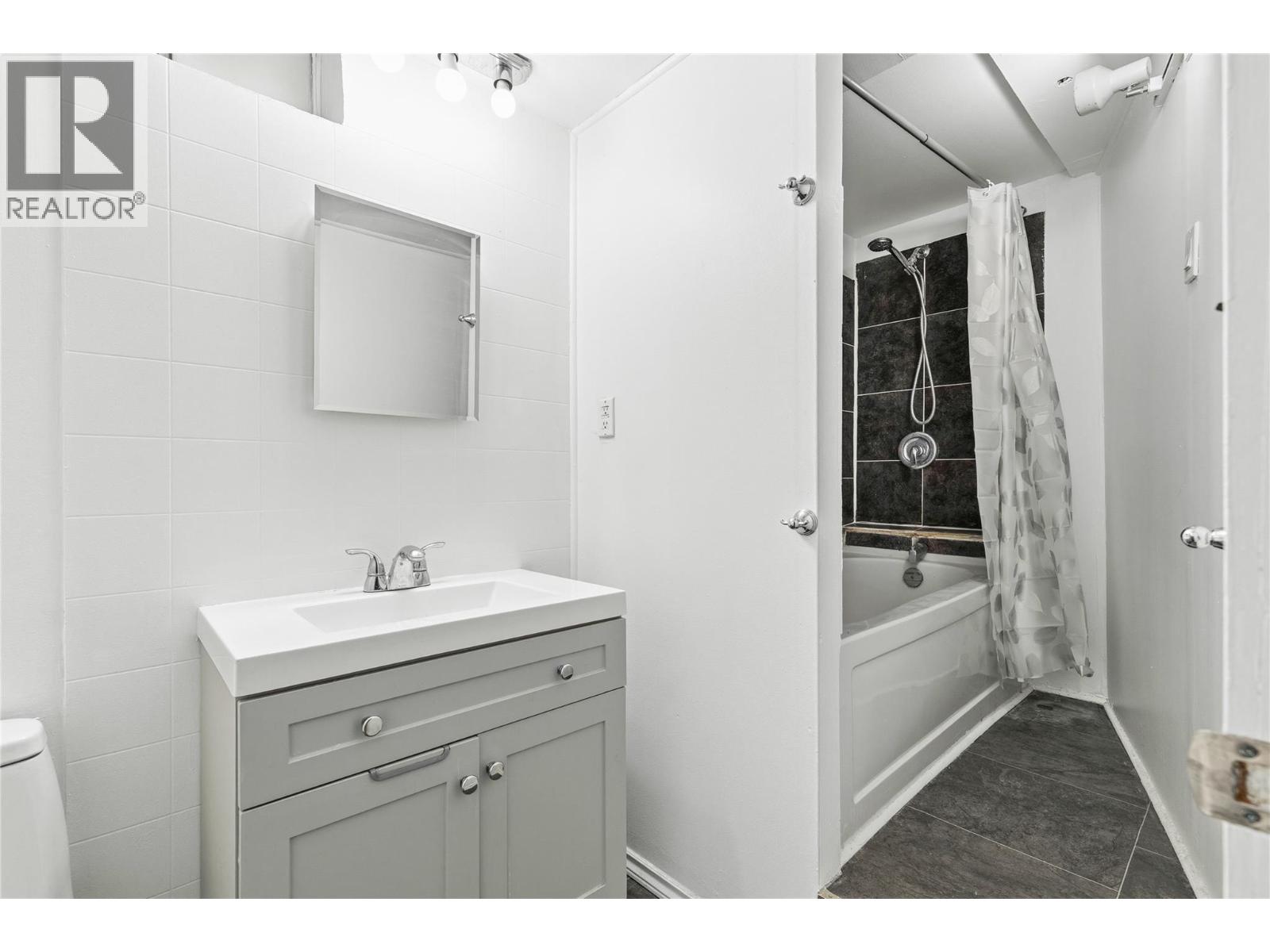 3503 20 Avenue, Vernon, British Columbia  V1T 1E9 - Photo 53 - 10384029