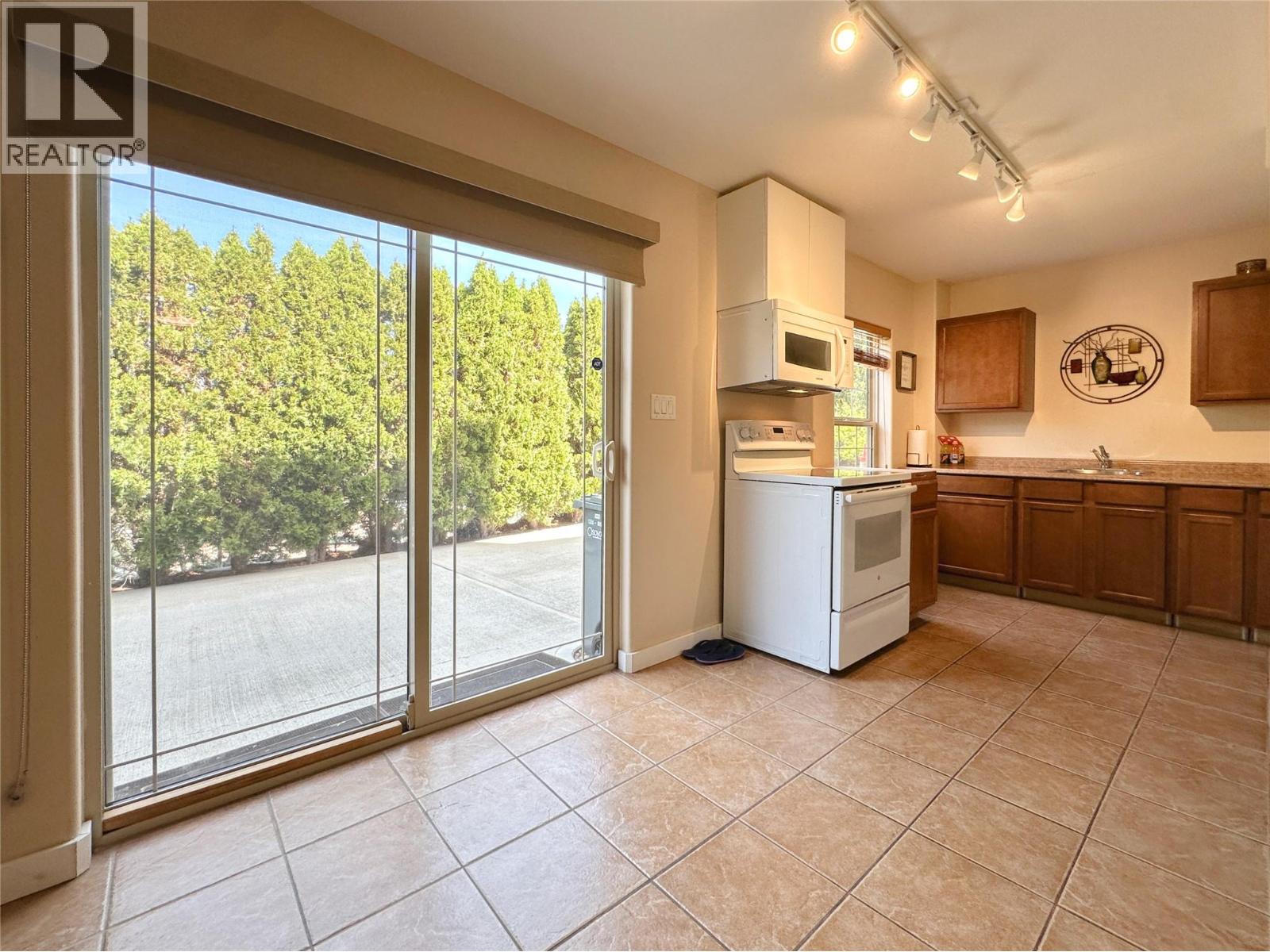4005 Fairwinds Drive, Osoyoos, British Columbia  V0H 1V4 - Photo 28 - 10384023