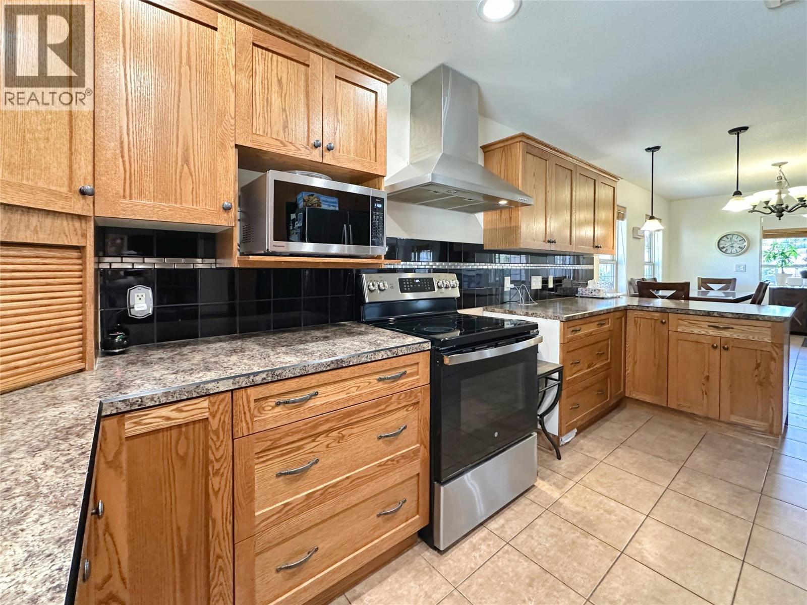 4005 Fairwinds Drive, Osoyoos, British Columbia  V0H 1V4 - Photo 9 - 10384023