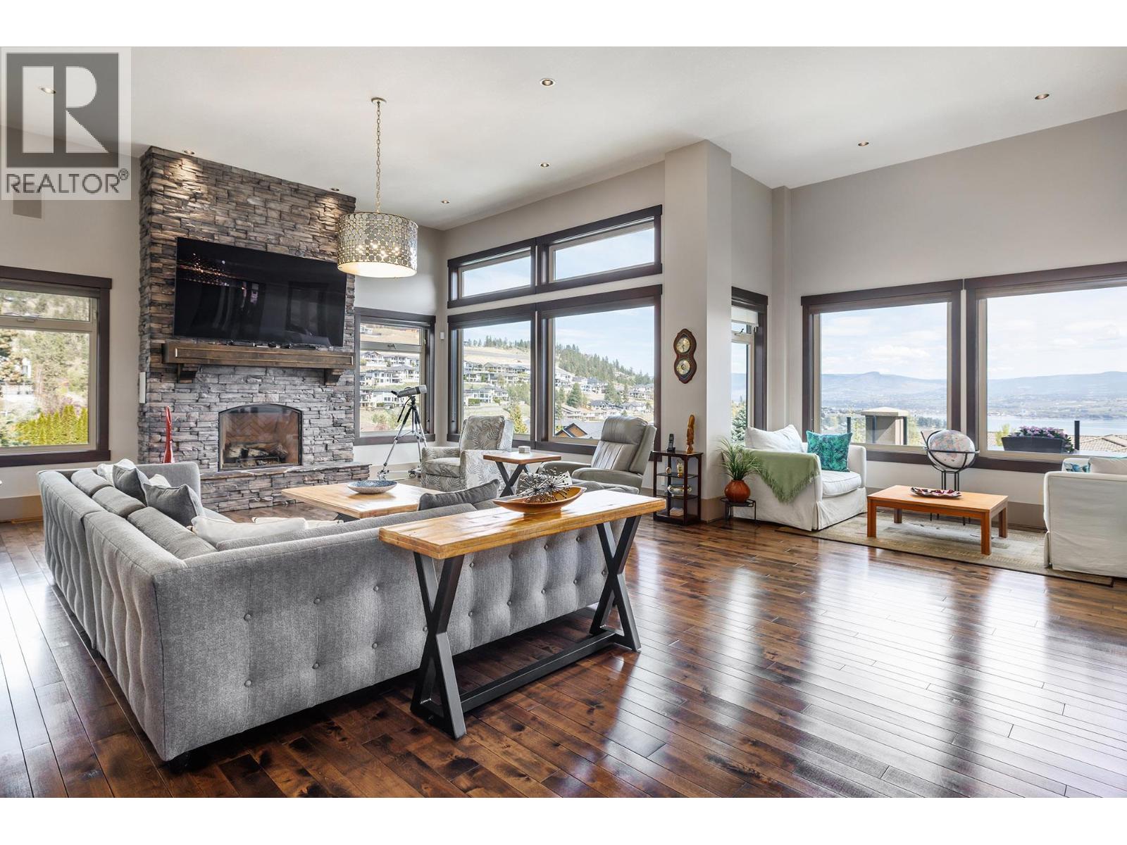 1524 Vineyard Drive, West Kelowna, British Columbia  V4T 2Y7 - Photo 2 - 10384328