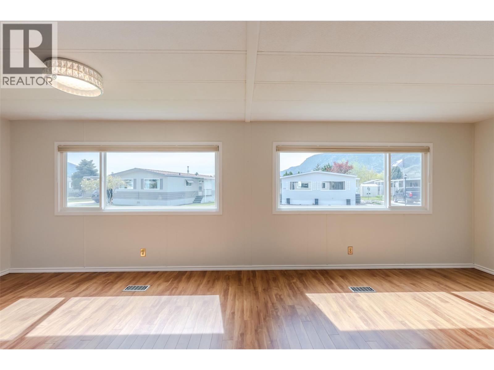 321 Yorkton Avenue Unit# 318, Penticton, British Columbia  V2A 3V6 - Photo 14 - 10383816