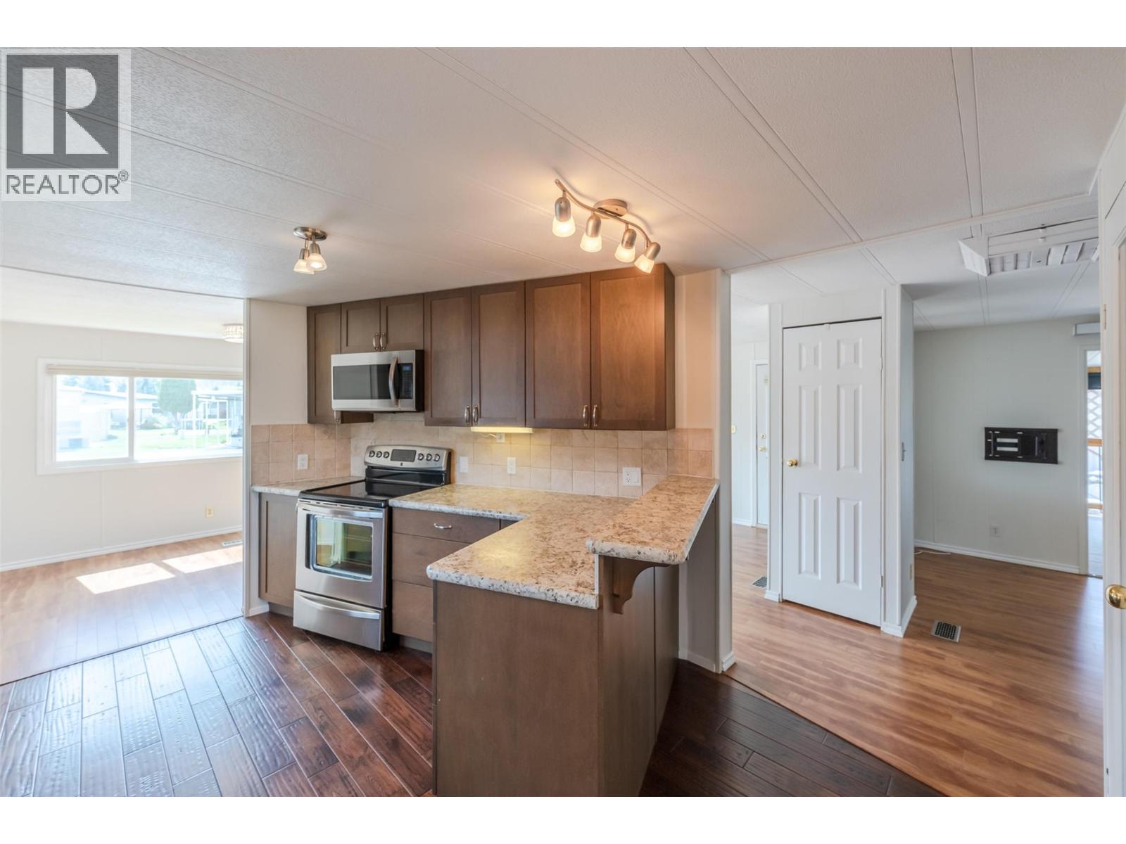 321 Yorkton Avenue Unit# 318, Penticton, British Columbia  V2A 3V6 - Photo 5 - 10383816