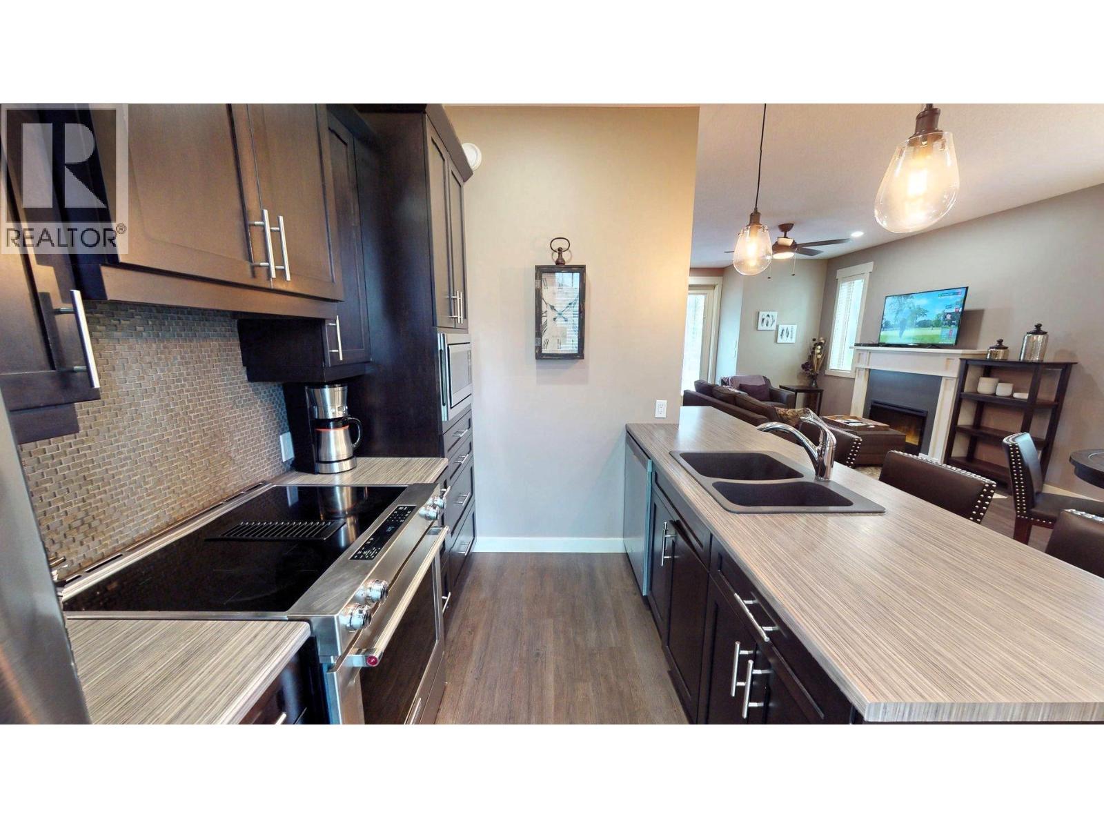 900 Bighorn Boulevard Unit# 915 E, Radium Hot Springs, British Columbia  V0A 1M0 - Photo 11 - 10384125