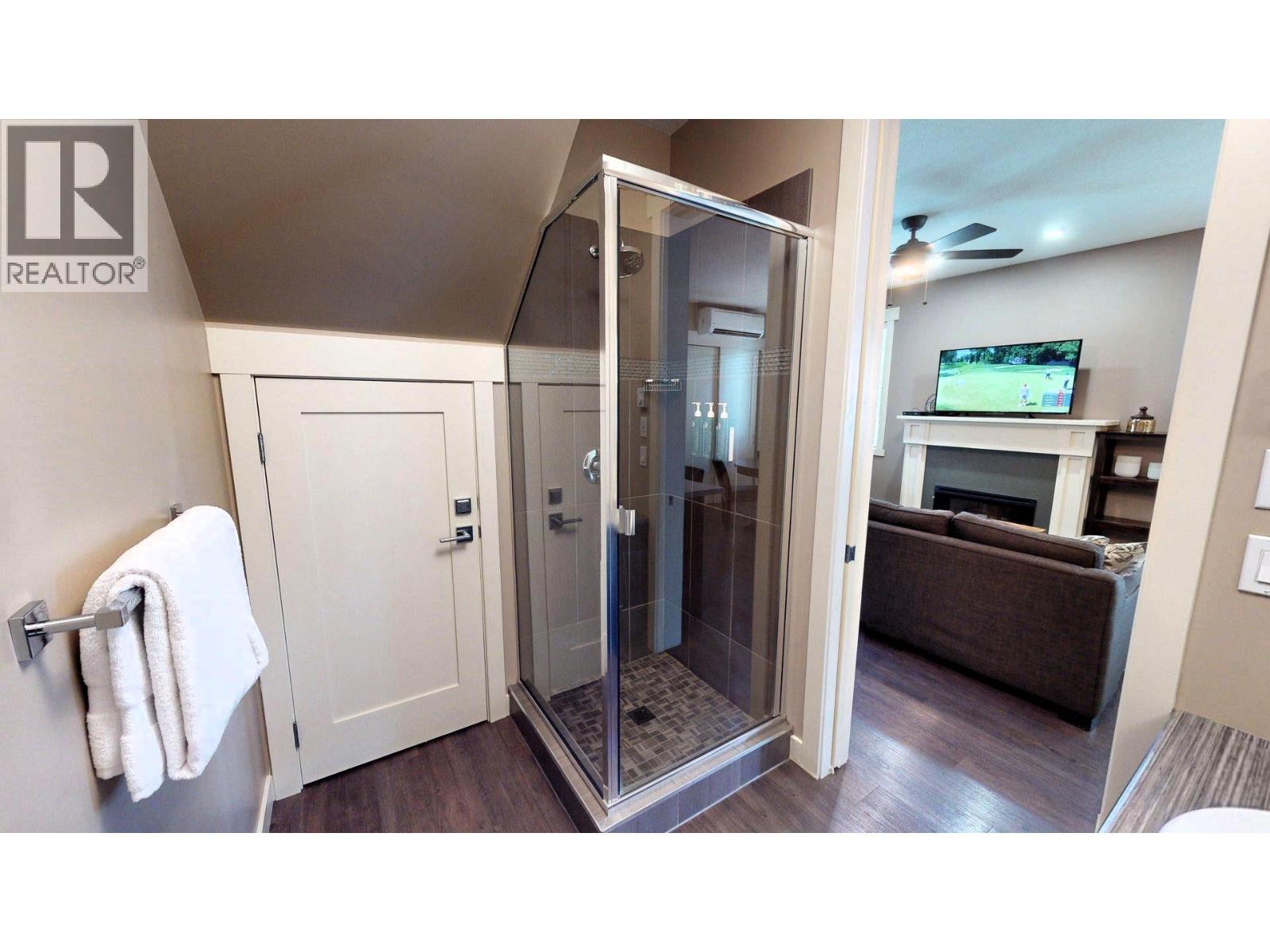 900 Bighorn Boulevard Unit# 915 E, Radium Hot Springs, British Columbia  V0A 1M0 - Photo 19 - 10384125