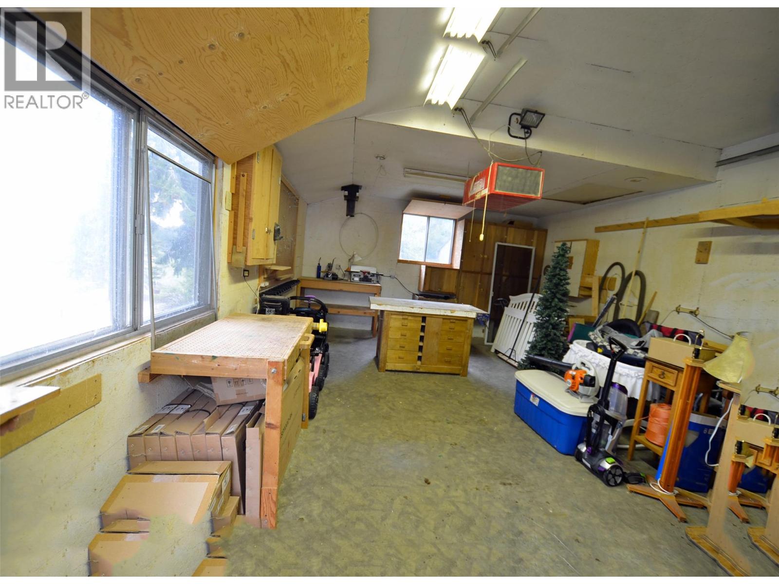 3421 Highway 6 Highway, Lumby, British Columbia  V0E 2G7 - Photo 15 - 10384227