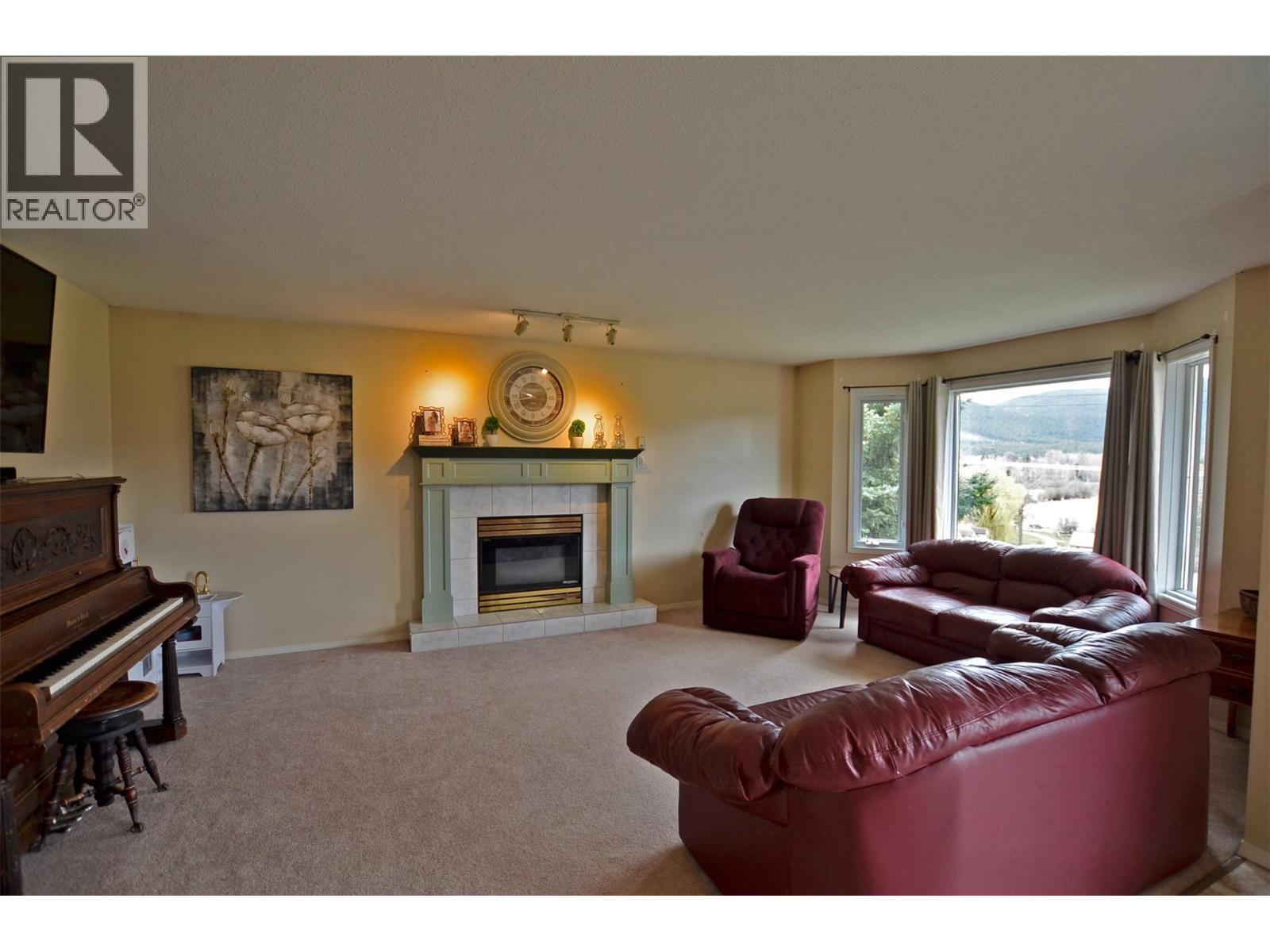 3421 Highway 6 Highway, Lumby, British Columbia  V0E 2G7 - Photo 20 - 10384227