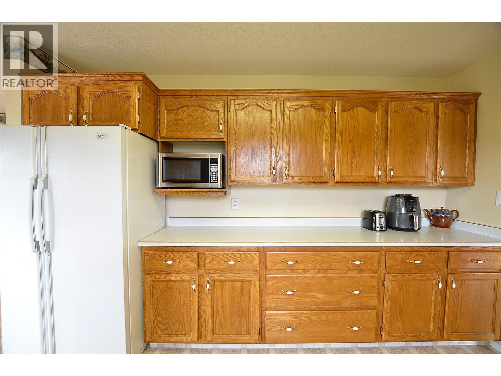 3421 Highway 6 Highway, Lumby, British Columbia  V0E 2G7 - Photo 26 - 10384227