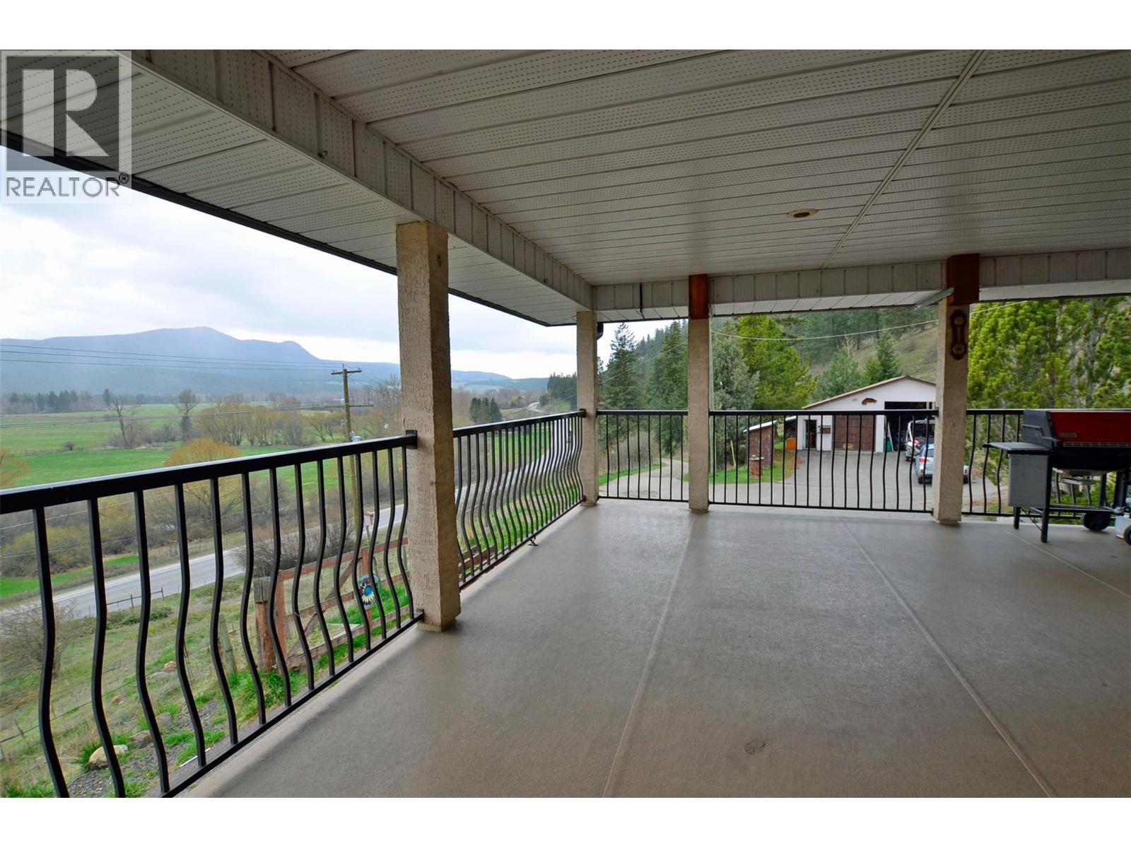 3421 Highway 6 Highway, Lumby, British Columbia  V0E 2G7 - Photo 29 - 10384227