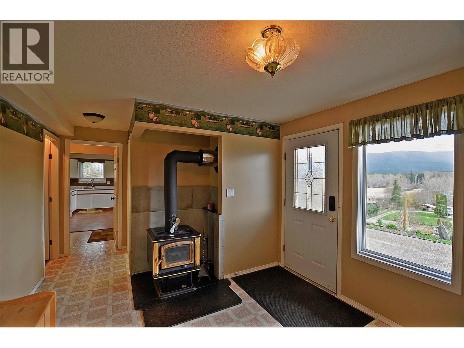 3421 Highway 6 Highway, Lumby, British Columbia  V0E 2G7 - Photo 37 - 10384227