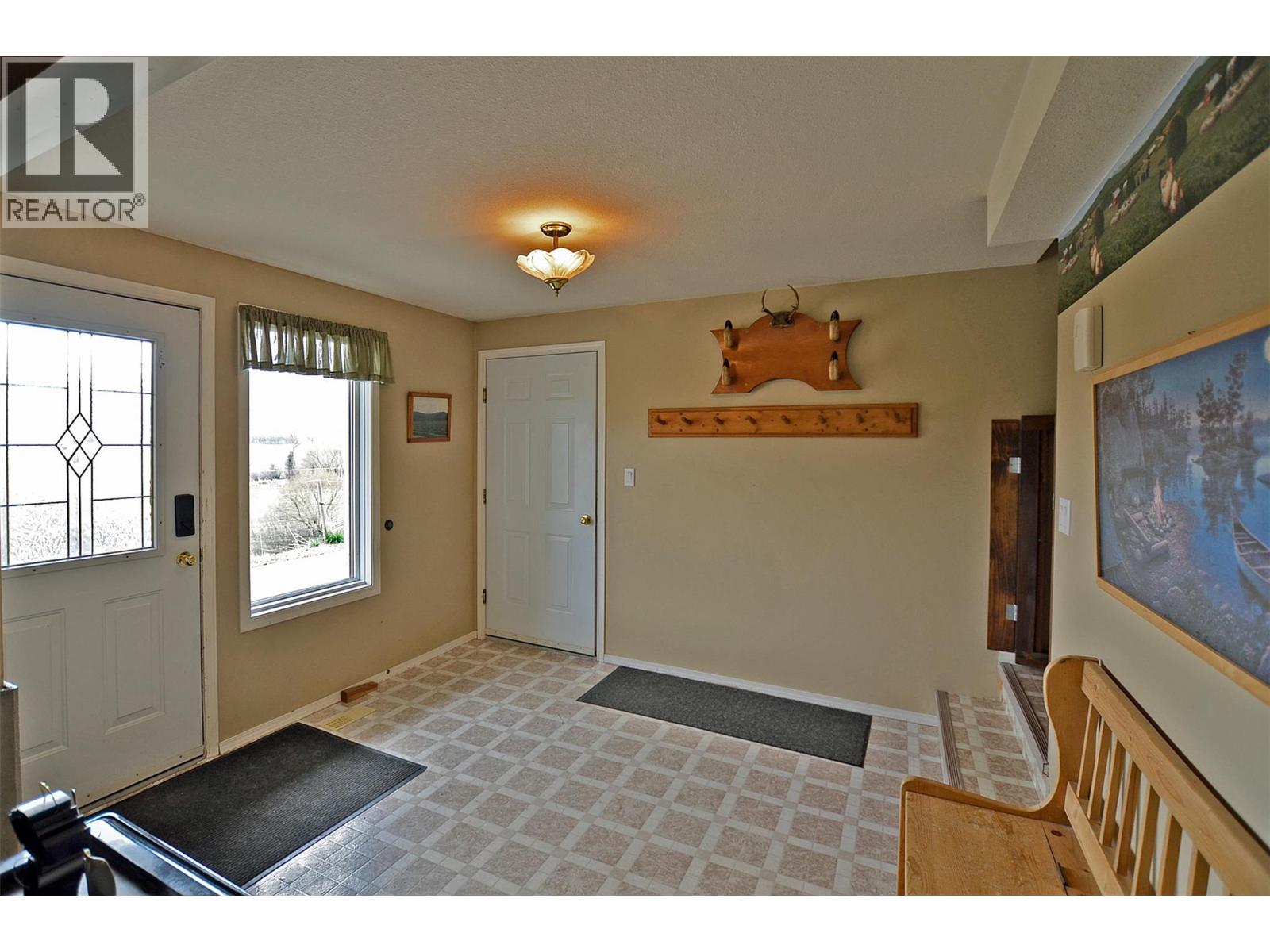 3421 Highway 6 Highway, Lumby, British Columbia  V0E 2G7 - Photo 39 - 10384227