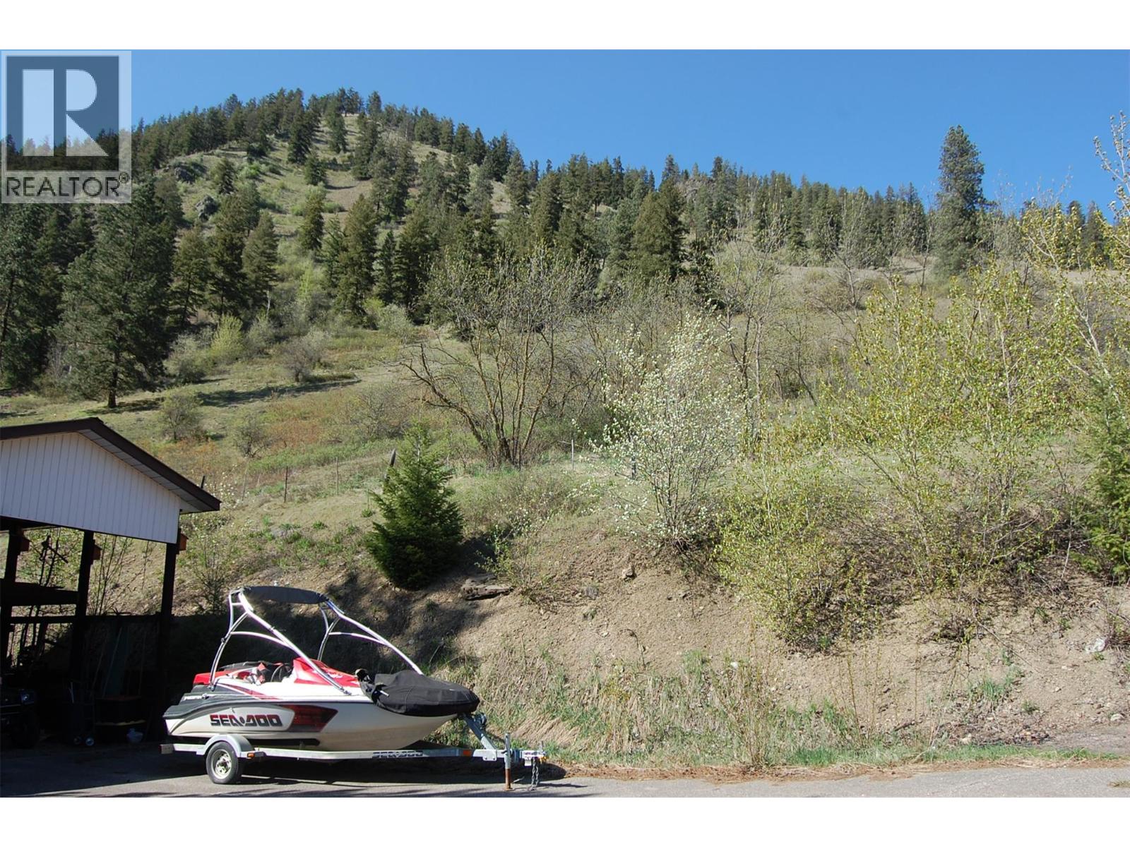 3421 Highway 6 Highway, Lumby, British Columbia  V0E 2G7 - Photo 4 - 10384227