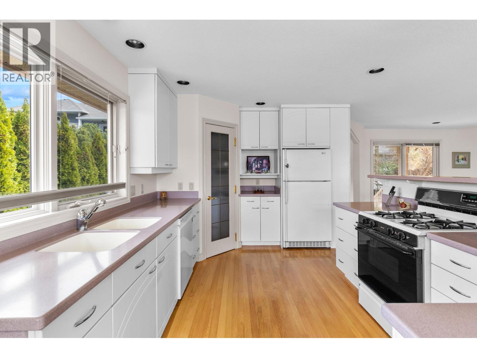 307 Sandpiper Court, Kelowna, British Columbia  V1W 4K7 - Photo 26 - 10383126