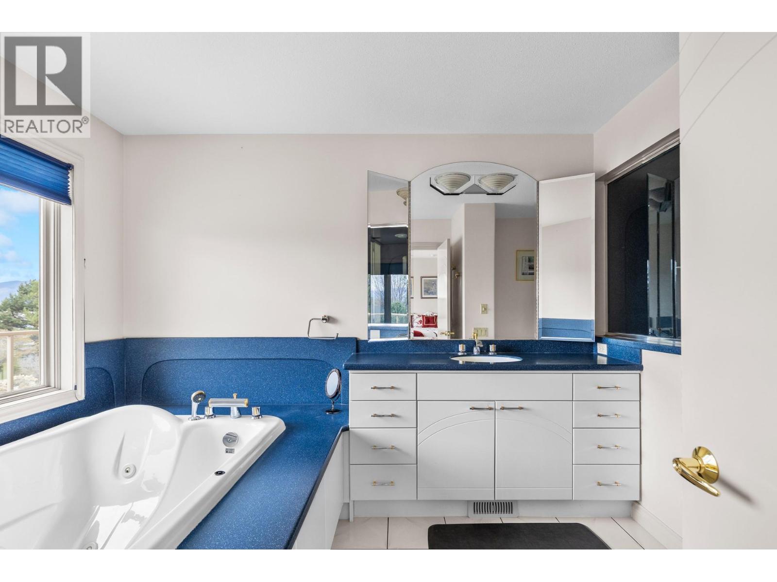 307 Sandpiper Court, Kelowna, British Columbia  V1W 4K7 - Photo 47 - 10383126