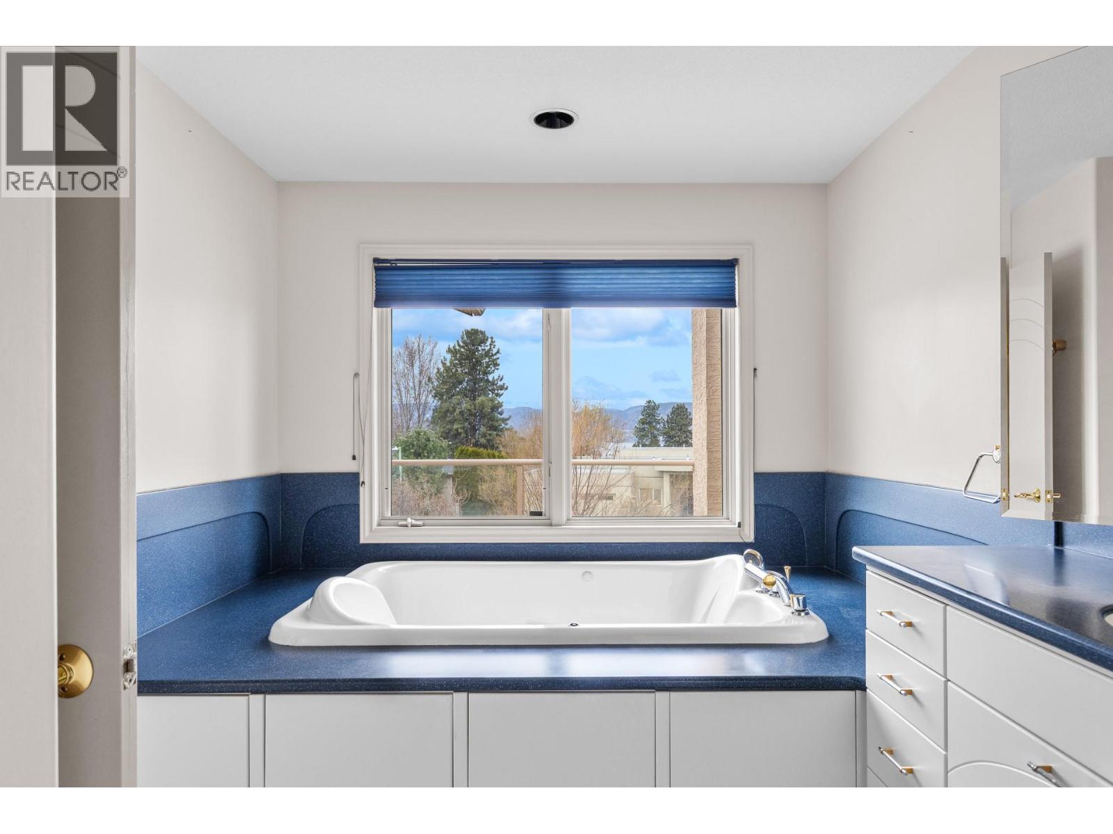 307 Sandpiper Court, Kelowna, British Columbia  V1W 4K7 - Photo 48 - 10383126