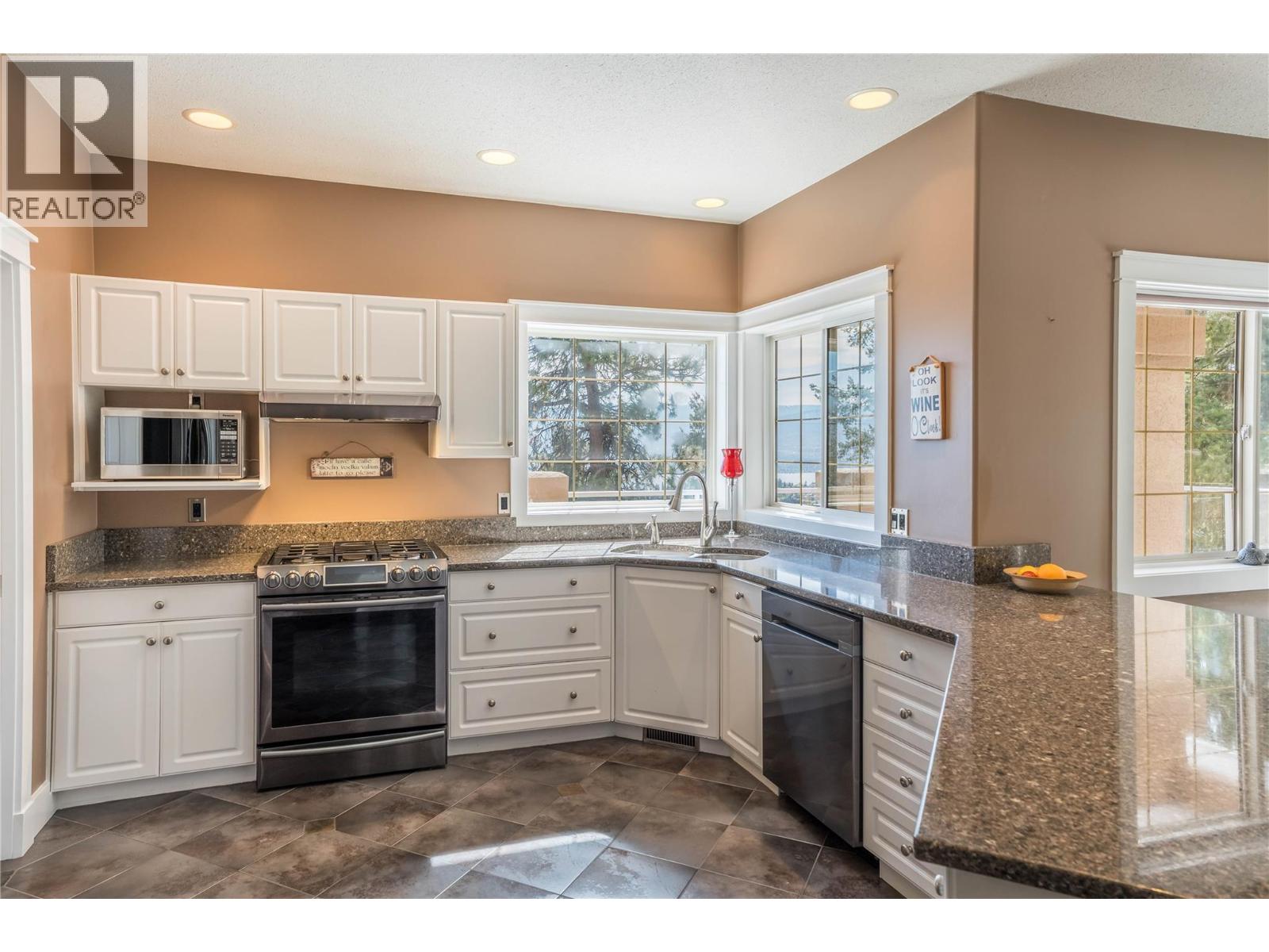 1751 Keloka Drive, West Kelowna, British Columbia  V1Z 2Y3 - Photo 9 - 10384063